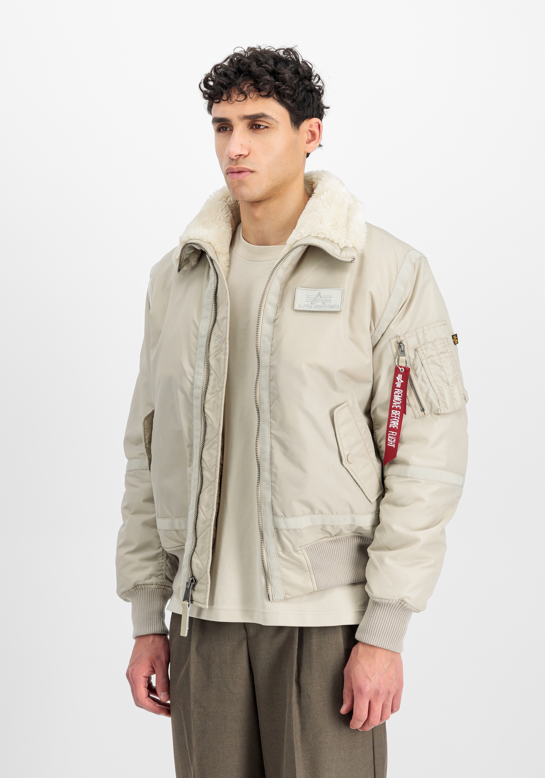 "Bomberjacke ALPHA INDUSTRIES ""B-15 III TT"", Herren, Gr. XL, beige (organic beige), Obermaterial: 100% Nylon, Futter: 100% Polyester, Ärmelfutter: