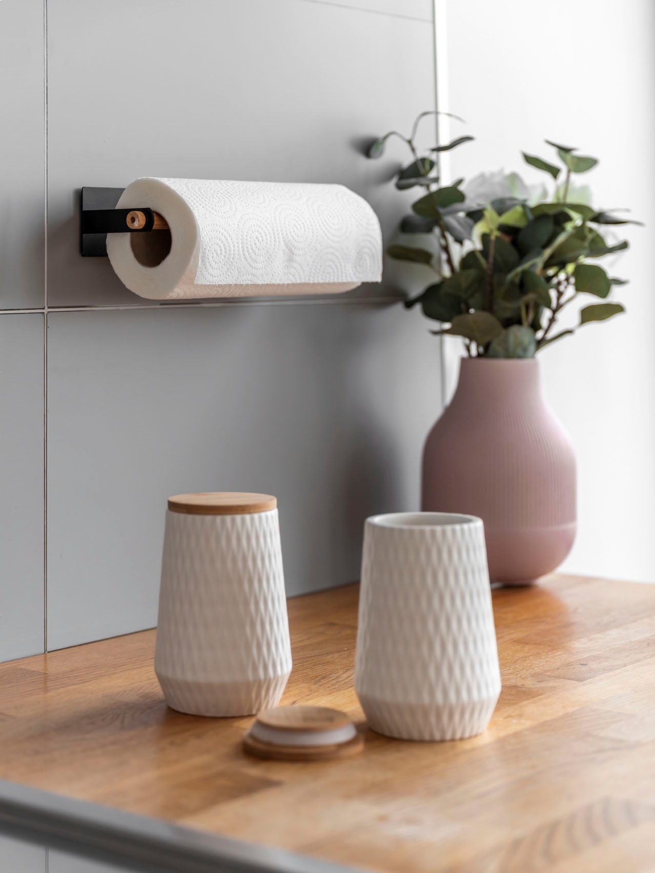 WENKO Küchenrollenhalter »Modell Magna«, magnetischer Wandrollenhalter für Küchenpapier, Befestigen ohne Bohren