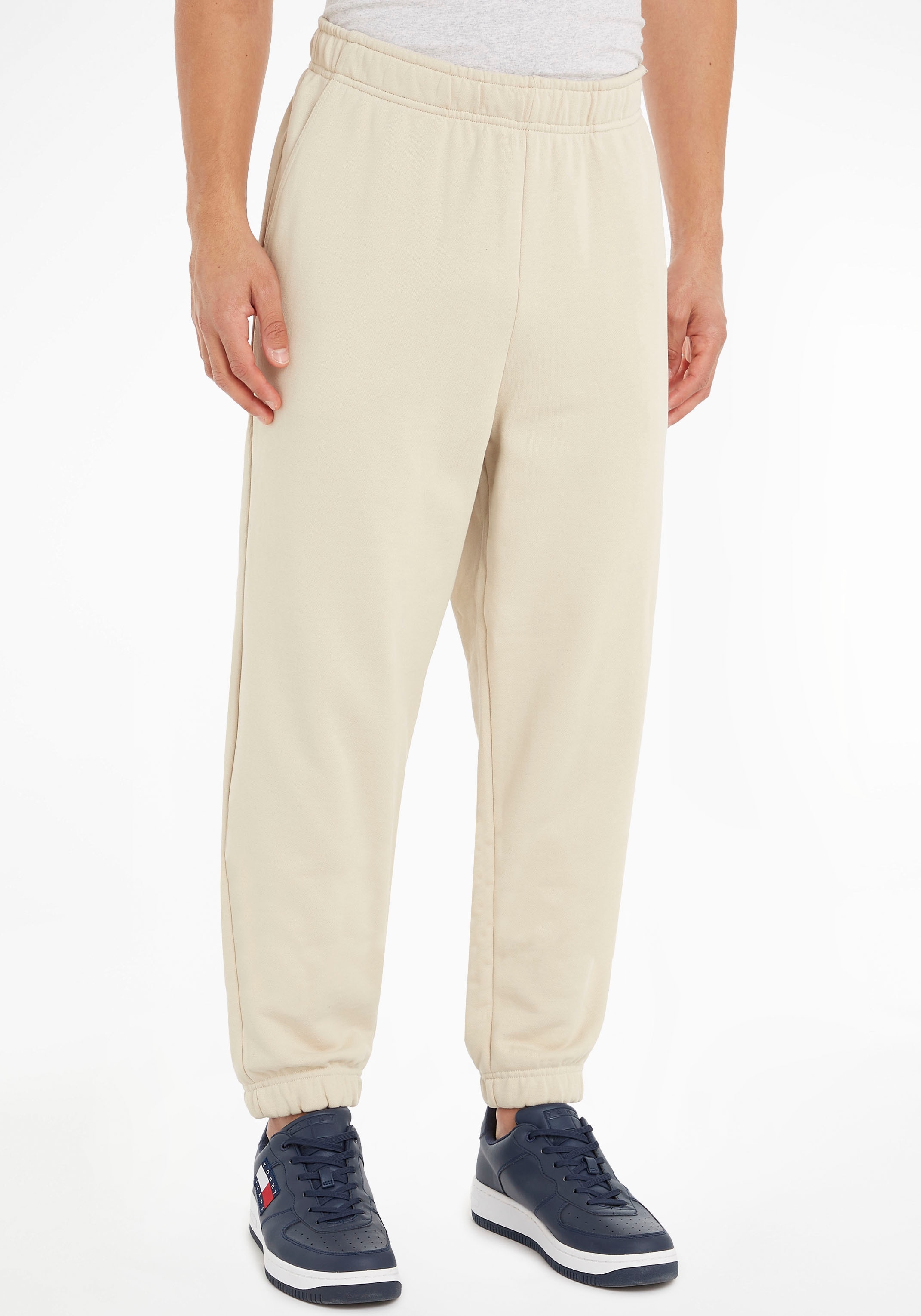 Jogginghose »TJM SOLID XS BADGE RLX SWEATPANT«, mit elastischem Bund