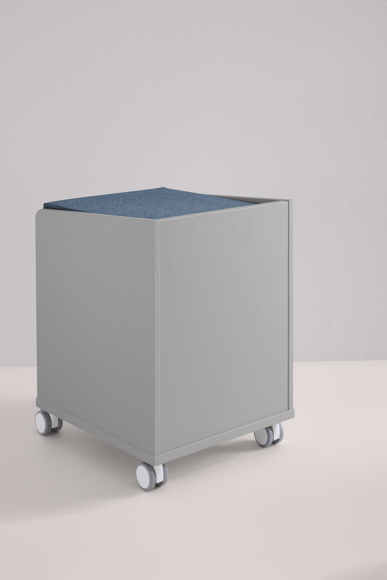 PAIDI Container »Diego Rollcontainer« mit zwei Schubladen und Ablage als Sitzfläche geeignet