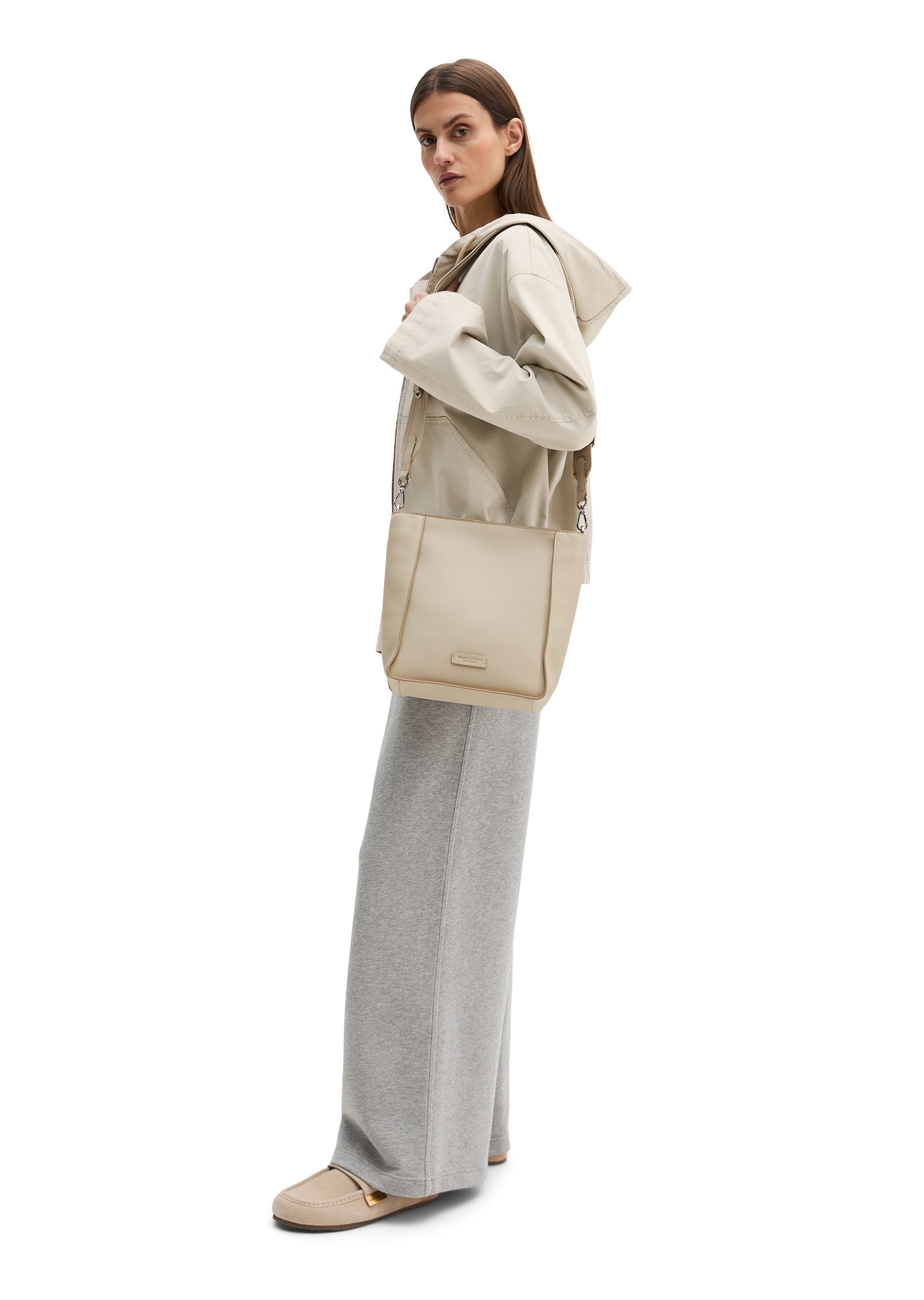 Marc O'Polo Umhängetasche »aus einer Lederalternative aus recyceltem Polyester«