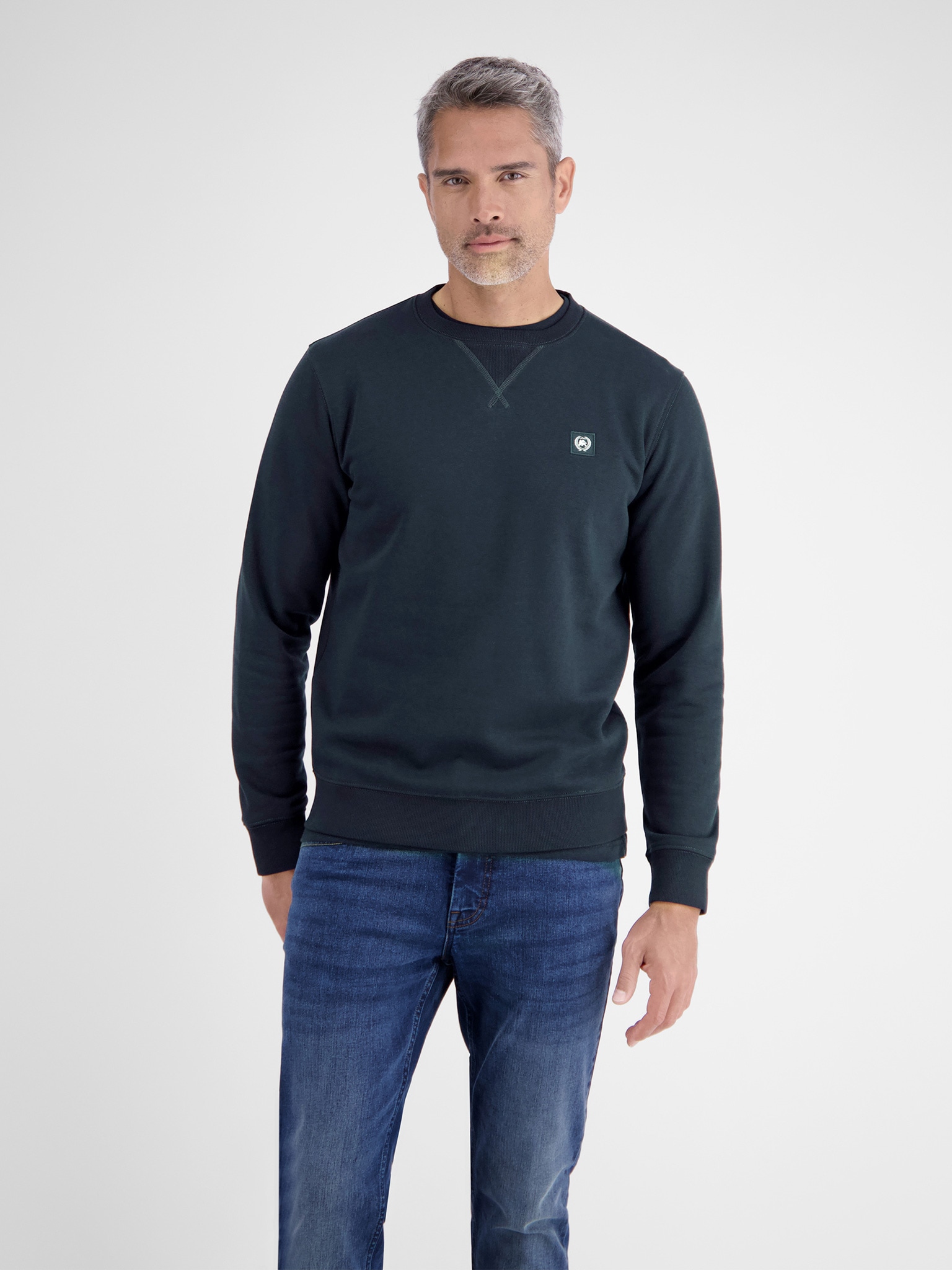 LERROS Sweatshirt, mit Logo-Badge