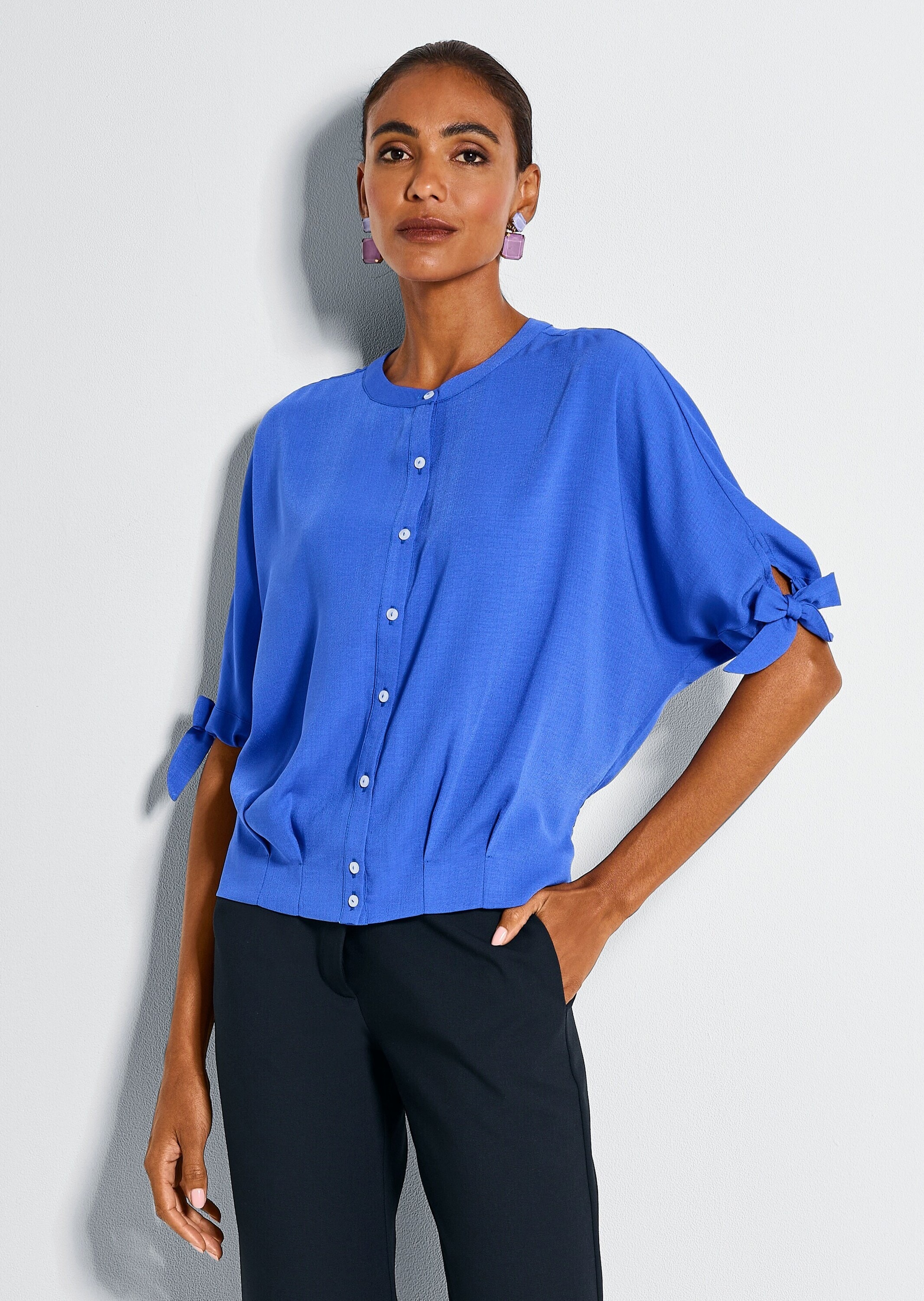 MADELEINE Kurzarmbluse »Blusenshirt Luftige Sommerbluse mit Fledermausärmeln«