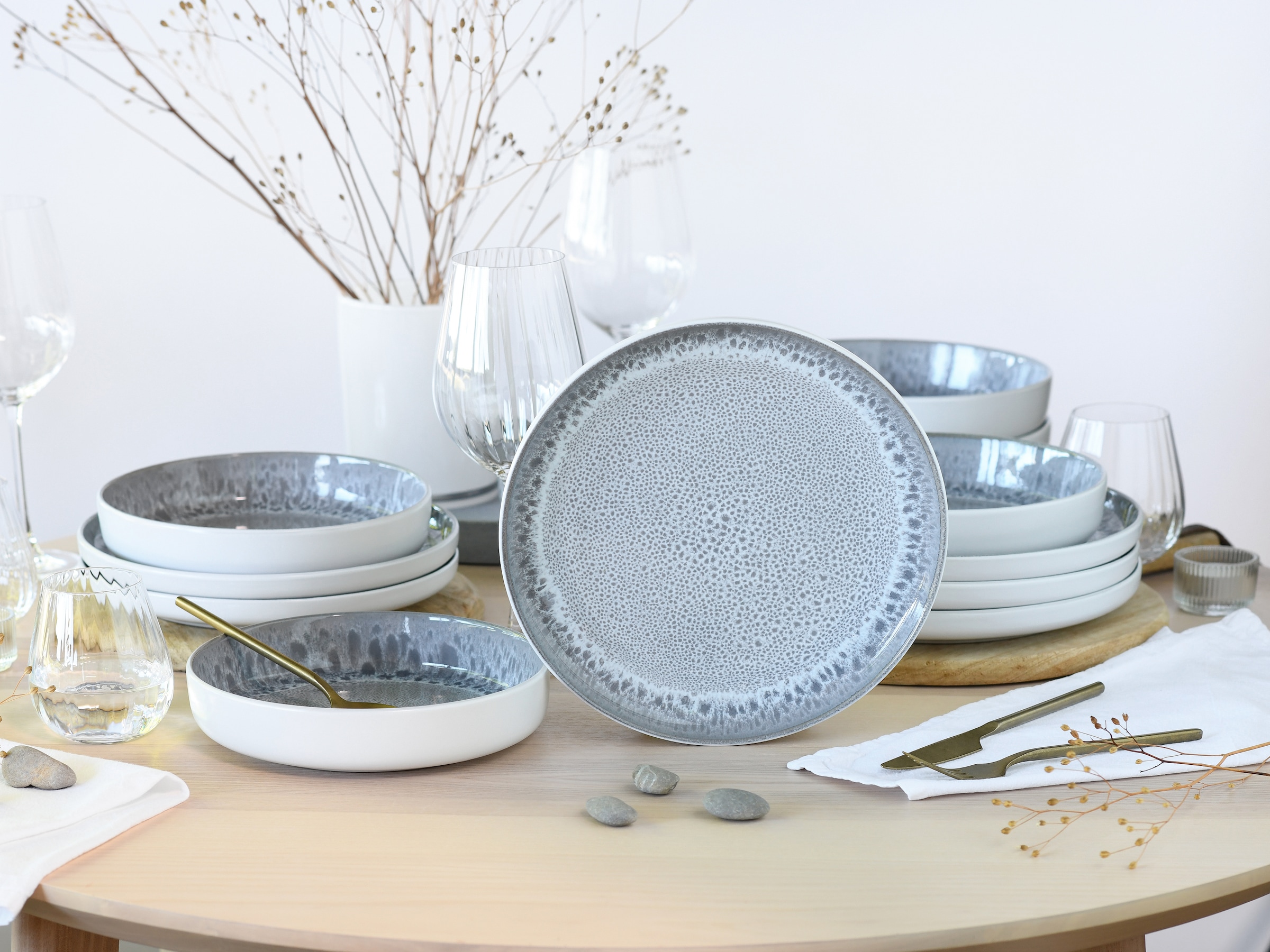 OTTO home Tafelservice »Teller Set, modernes Geschirr-Set, Service Lykk« hohe Haltbarkeit, spülmaschinen- & mikrowellengeeignet, Reaktivglasur