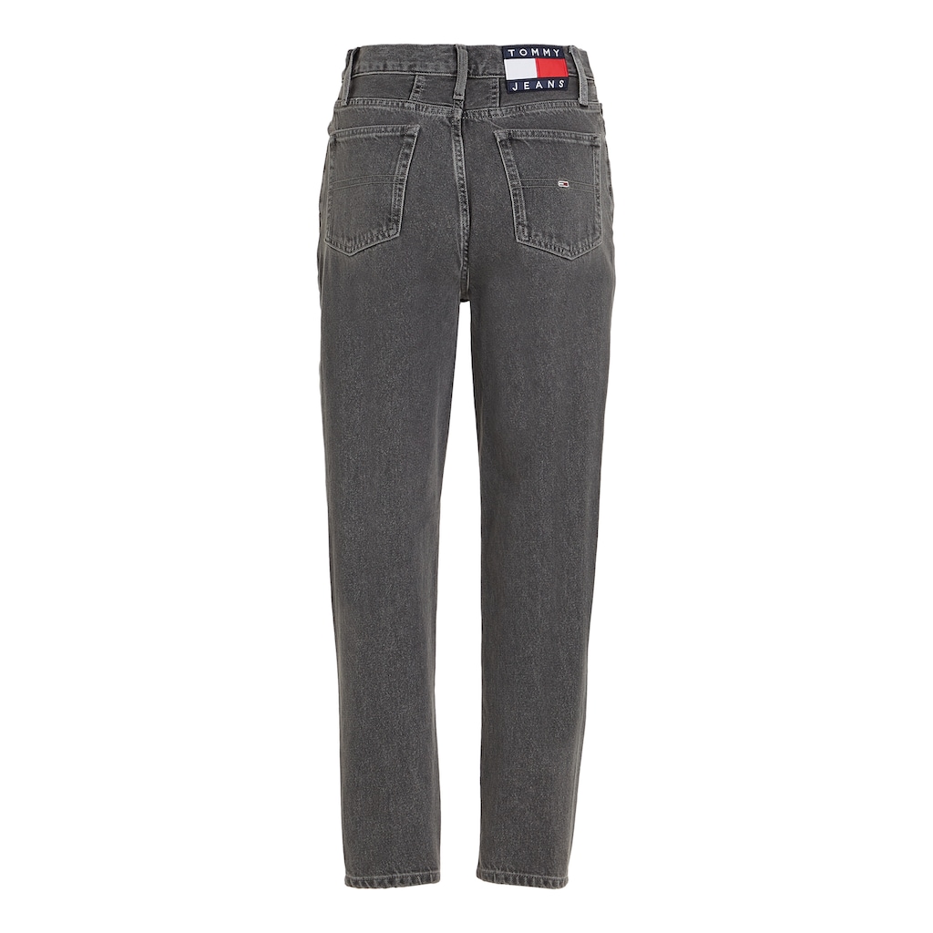 Tommy Jeans Mom-Jeans »MOM JEAN UHR TPR CG5136«, mit Logobadge und Labelflags