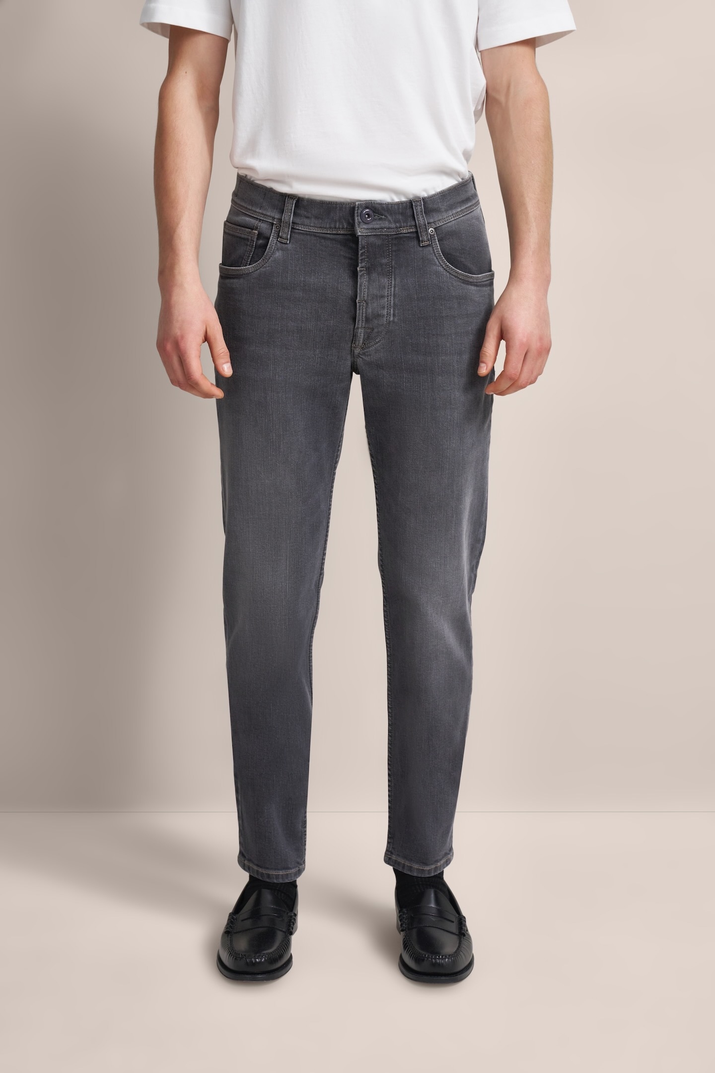 bugatti 5-Pocket-Jeans, mit dezenter Waschung