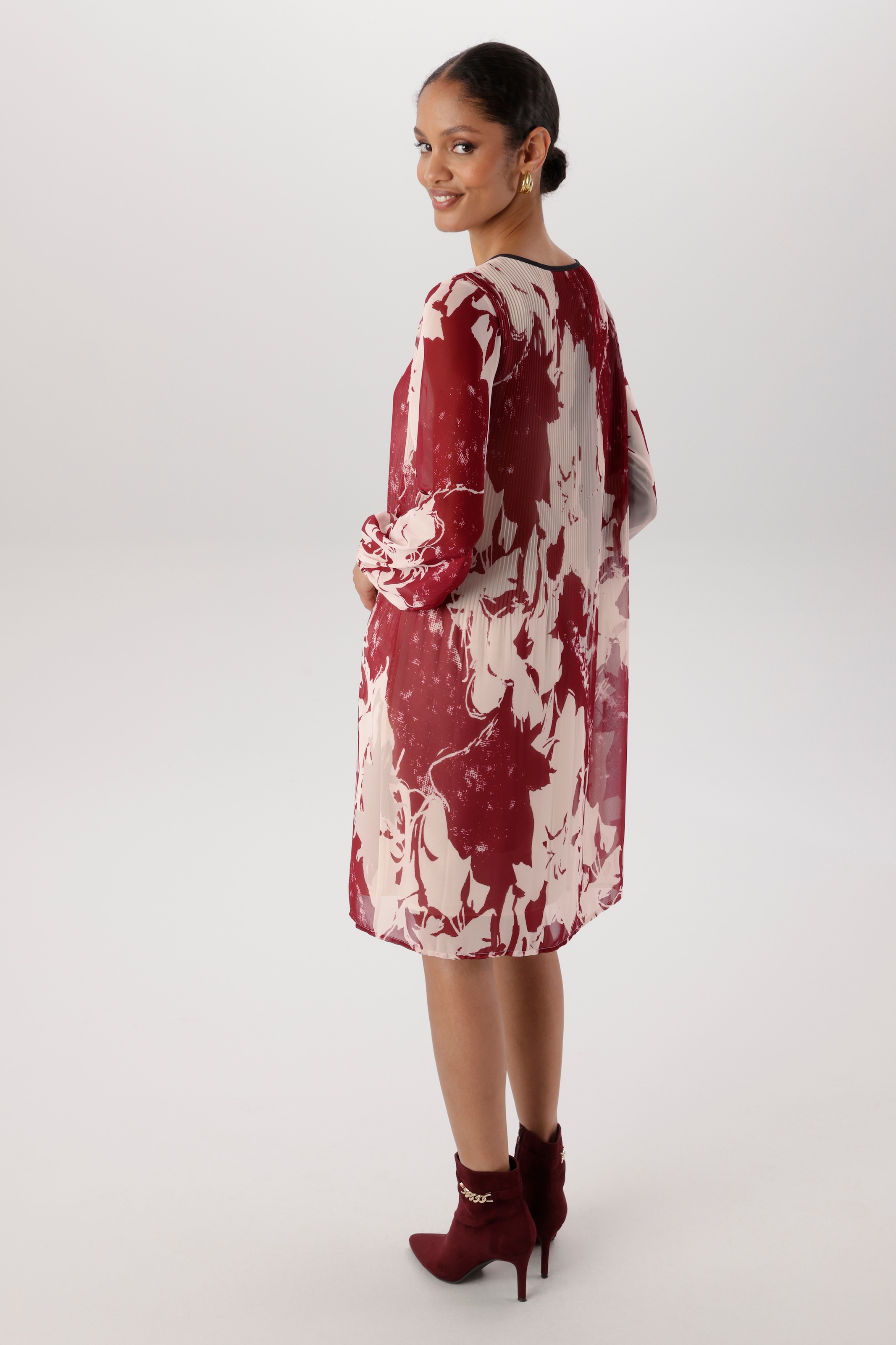 Aniston SELECTED Plisseekleid zarter Chiffon mit Plissee und Body gefüttert - NEUE KOLLEKTION