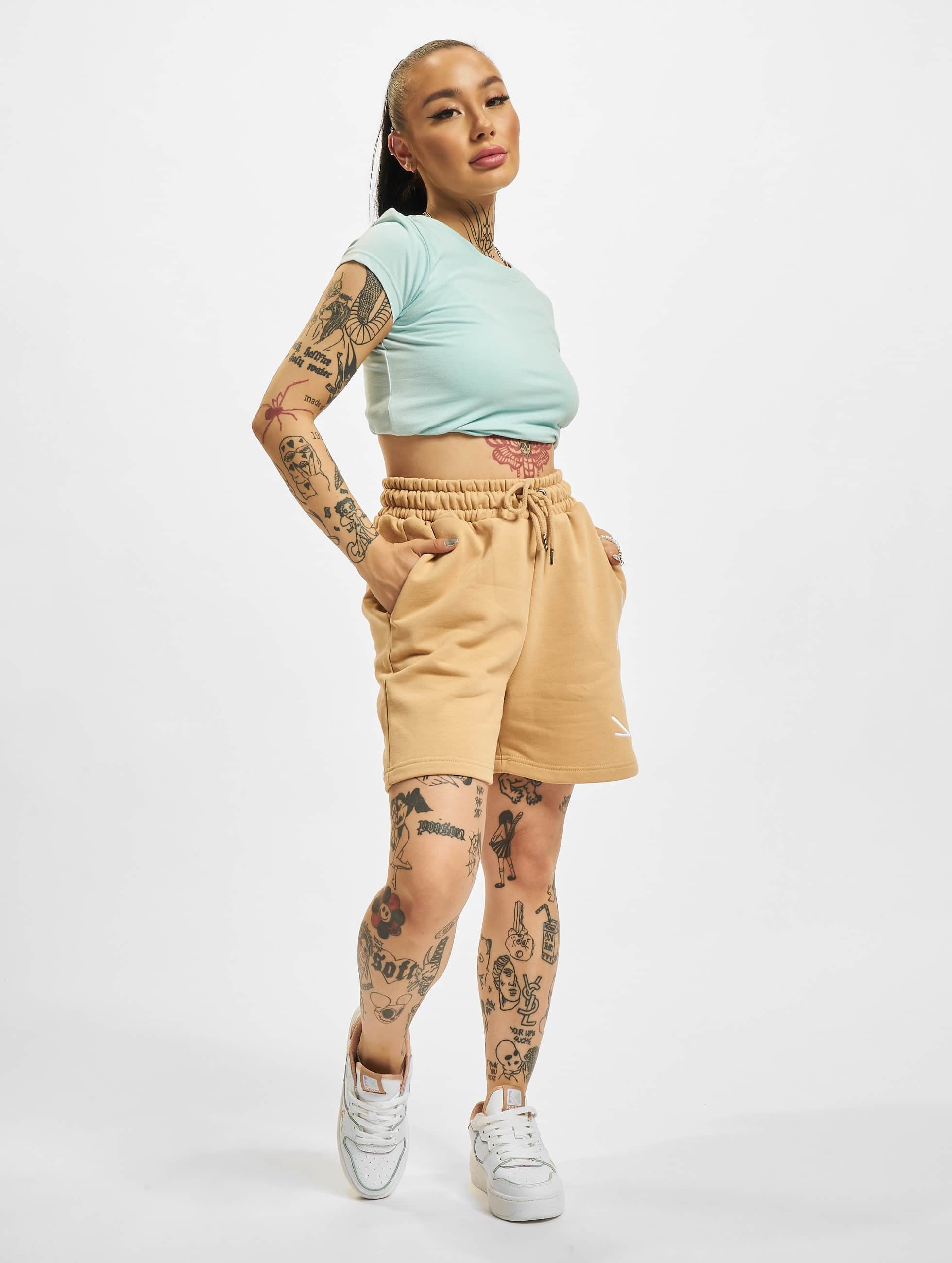 Karl Kani Stoffhose »Karl Kani Damen KW222-019-1 KK Signature Loose Fit Sweat Shorts«, (1 tlg.)