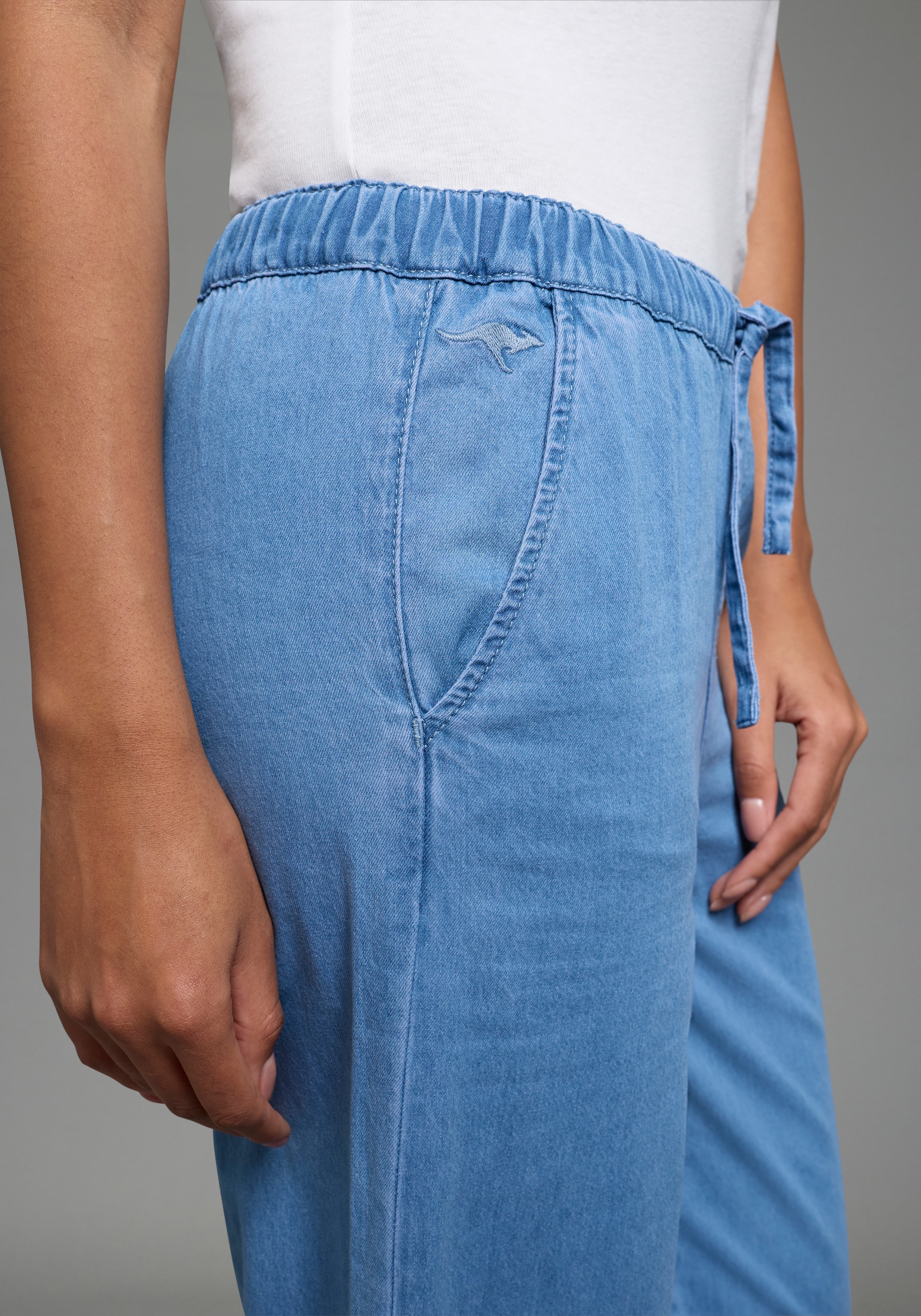KangaROOS Weite Jeans weiteres Bein, hohe Leibhöhe, elastischer Bund mit Gummizug