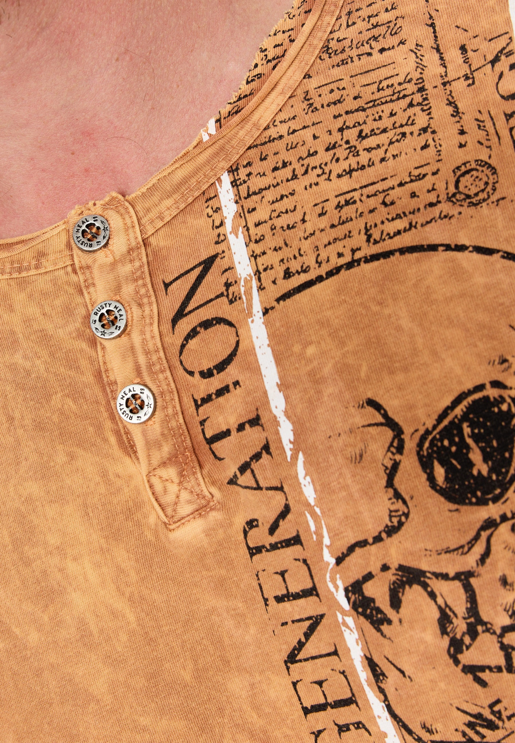 Rusty Neal T-Shirt, im Used-Look mit Allover-Print