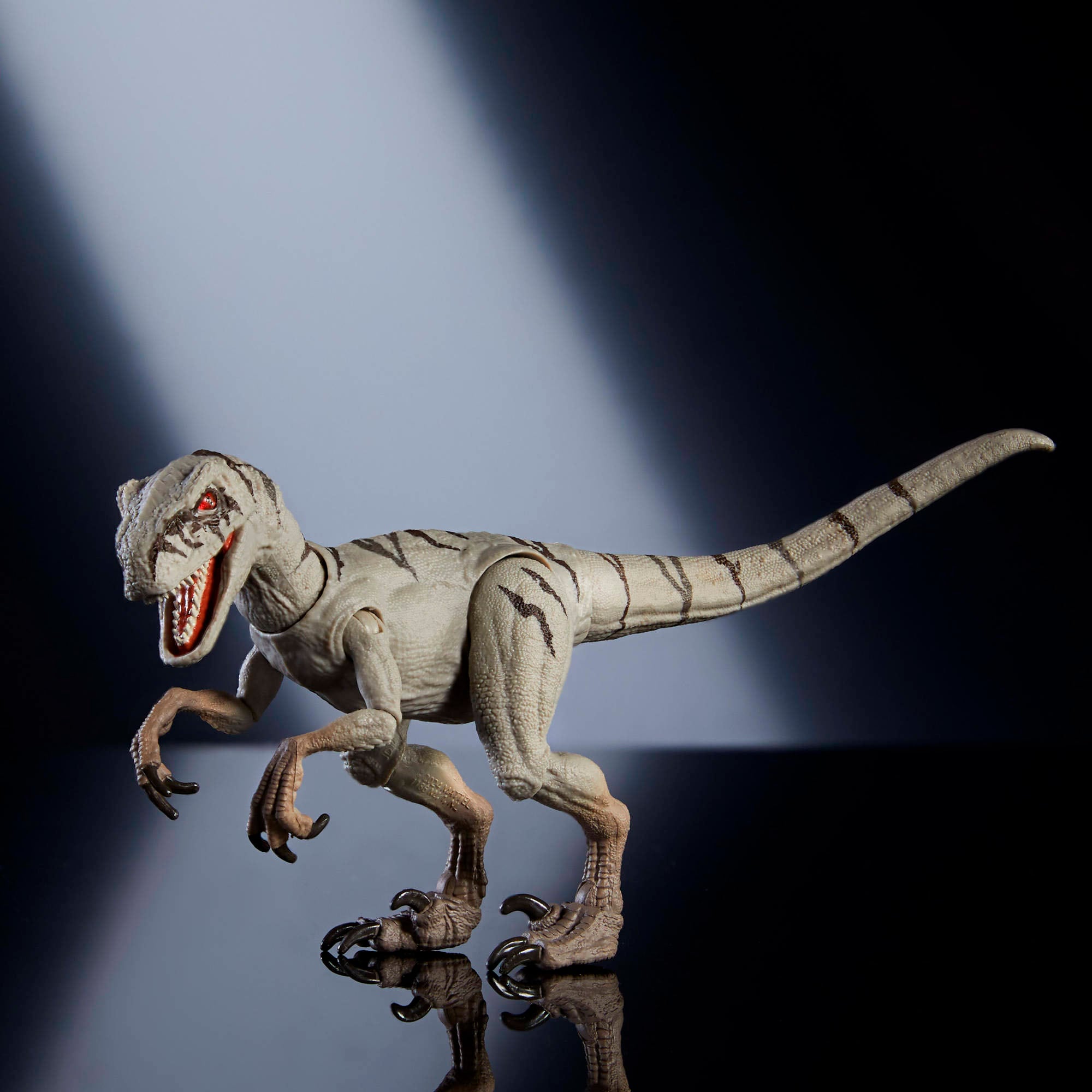 Mattel® Actionfigur »Jurassic World Hammond Collection Atrociraptor Ghost Dinosaurier«