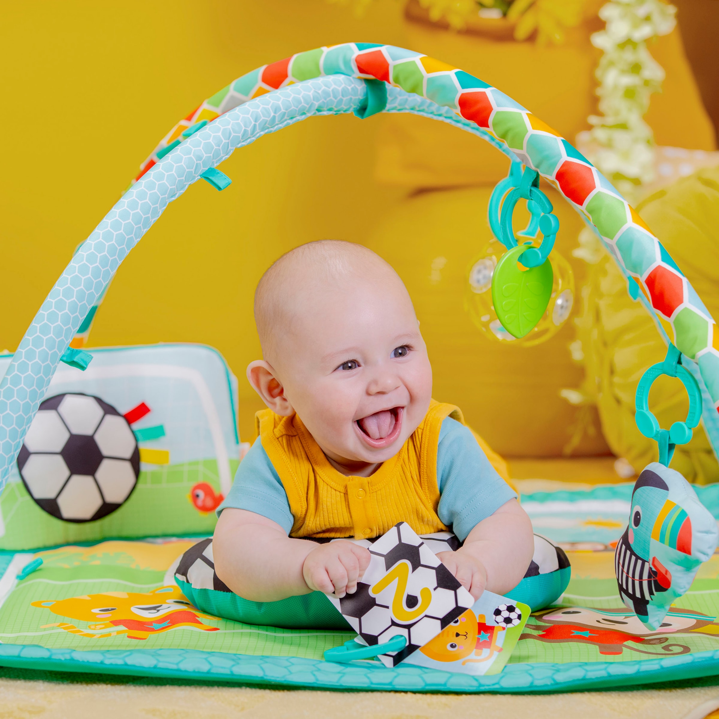 Bright Starts Spielbogen »Grip & Kick Activity Gym«, mit Licht- und Soundeffekt