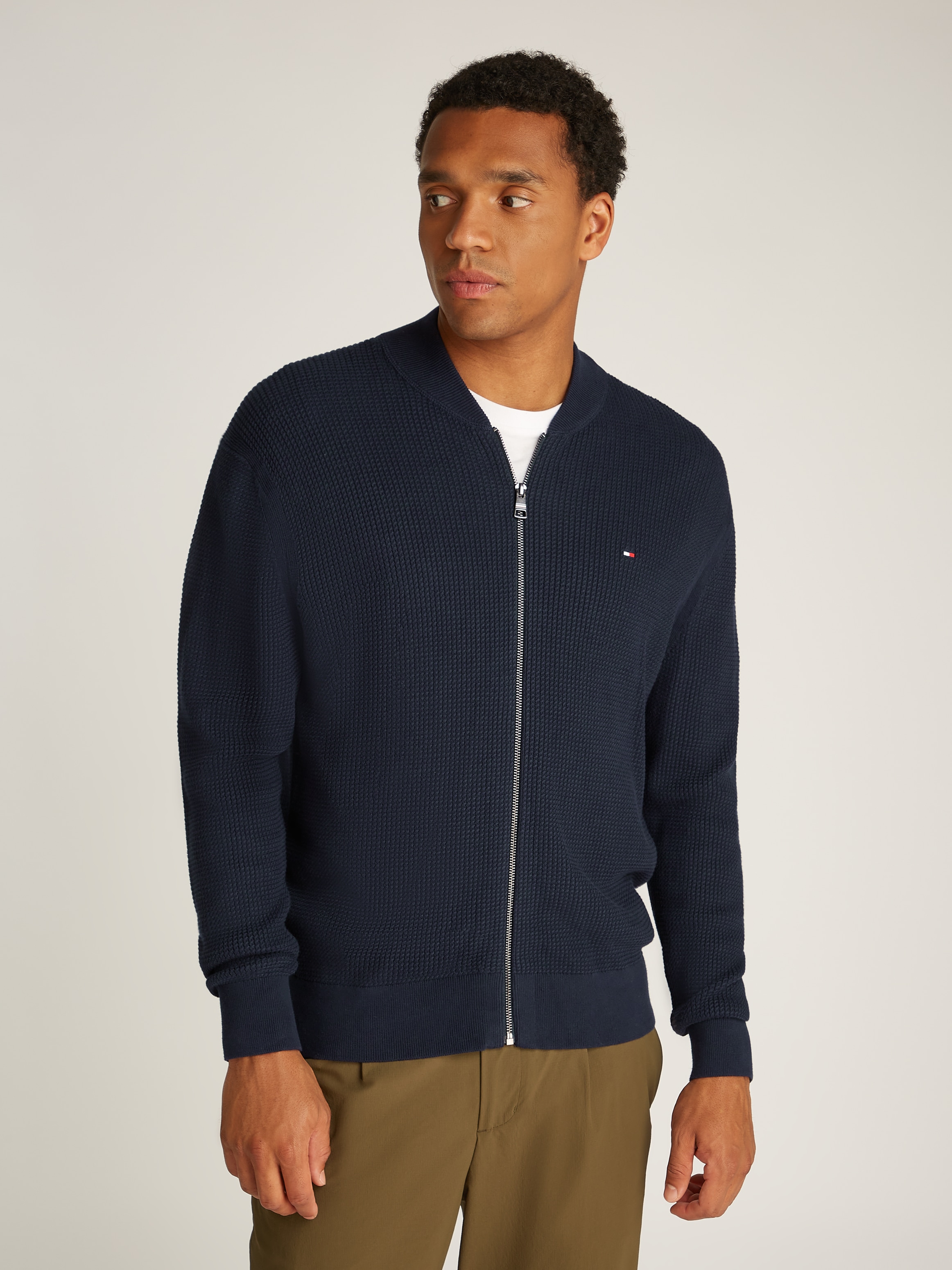 Tommy Hilfiger Strickjacke "STRUCTURE BASEBALL ZIP THROUGH", in Rippoptik, Reißverschluss, Logostickerei