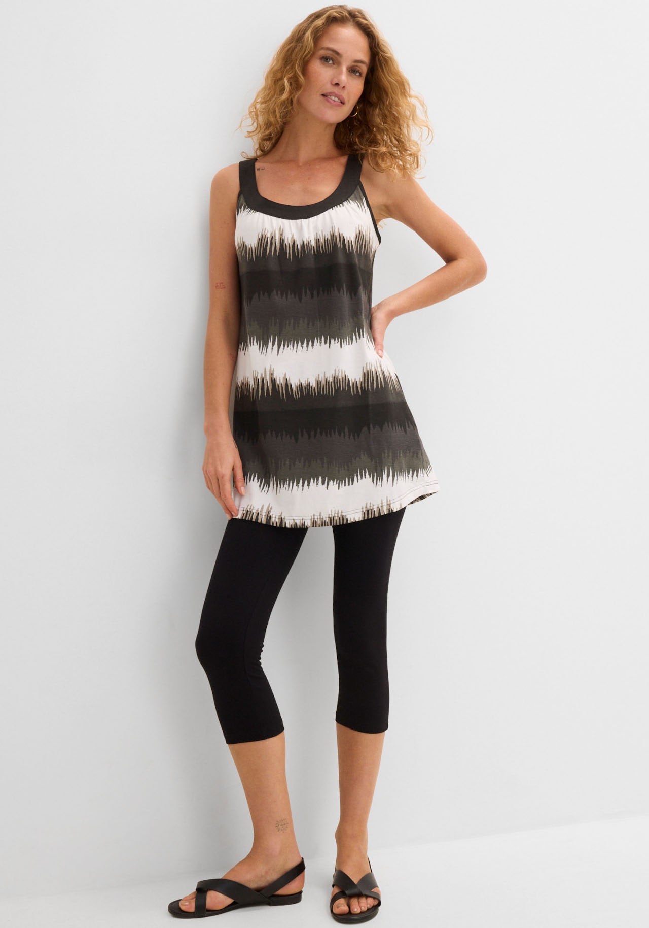 bonprix Jerseykleid Set, 2 tlg. mit Capri-Leggings in 3/4-Länge