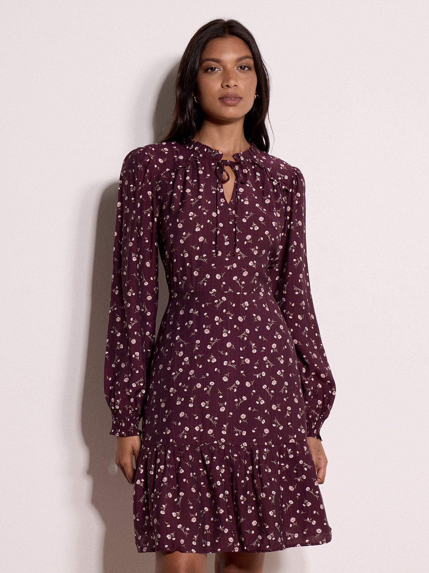 Apricot Minikleid "Skaterkleid in kurzer Länge" mit zartem Blumenmuster