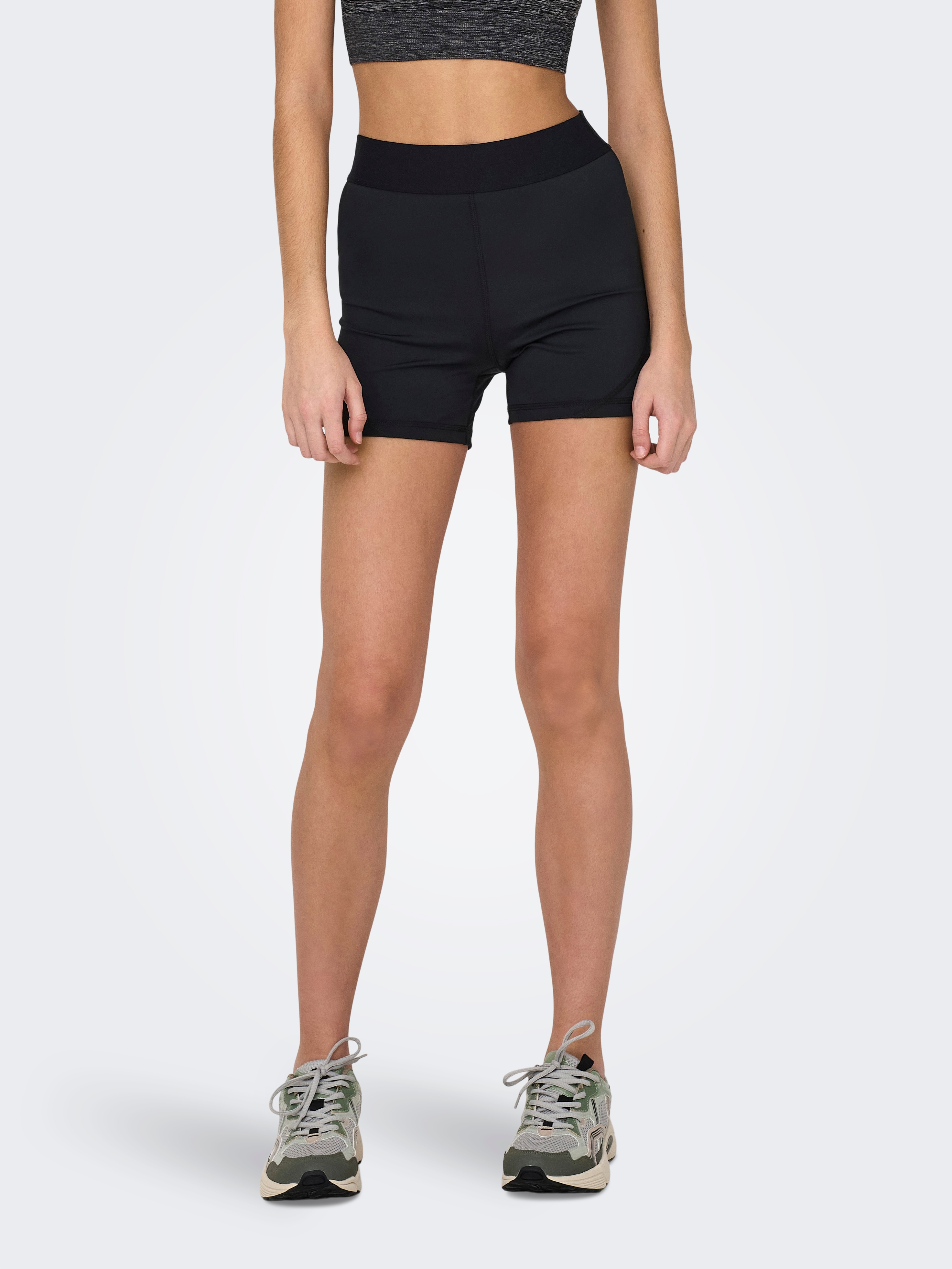 ONLY Play Trainingsshorts "ONPGIL-2-LANA LIFE HW SHORTS NOOS" lockere Passform, aus Polyester und Elasthan, elastischer Jersey
