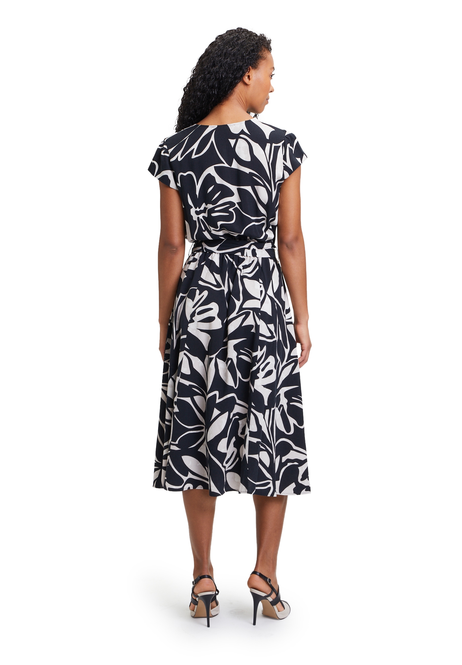 Betty&Co Midikleid »Betty & Co Midikleid kurzarm«, Druck