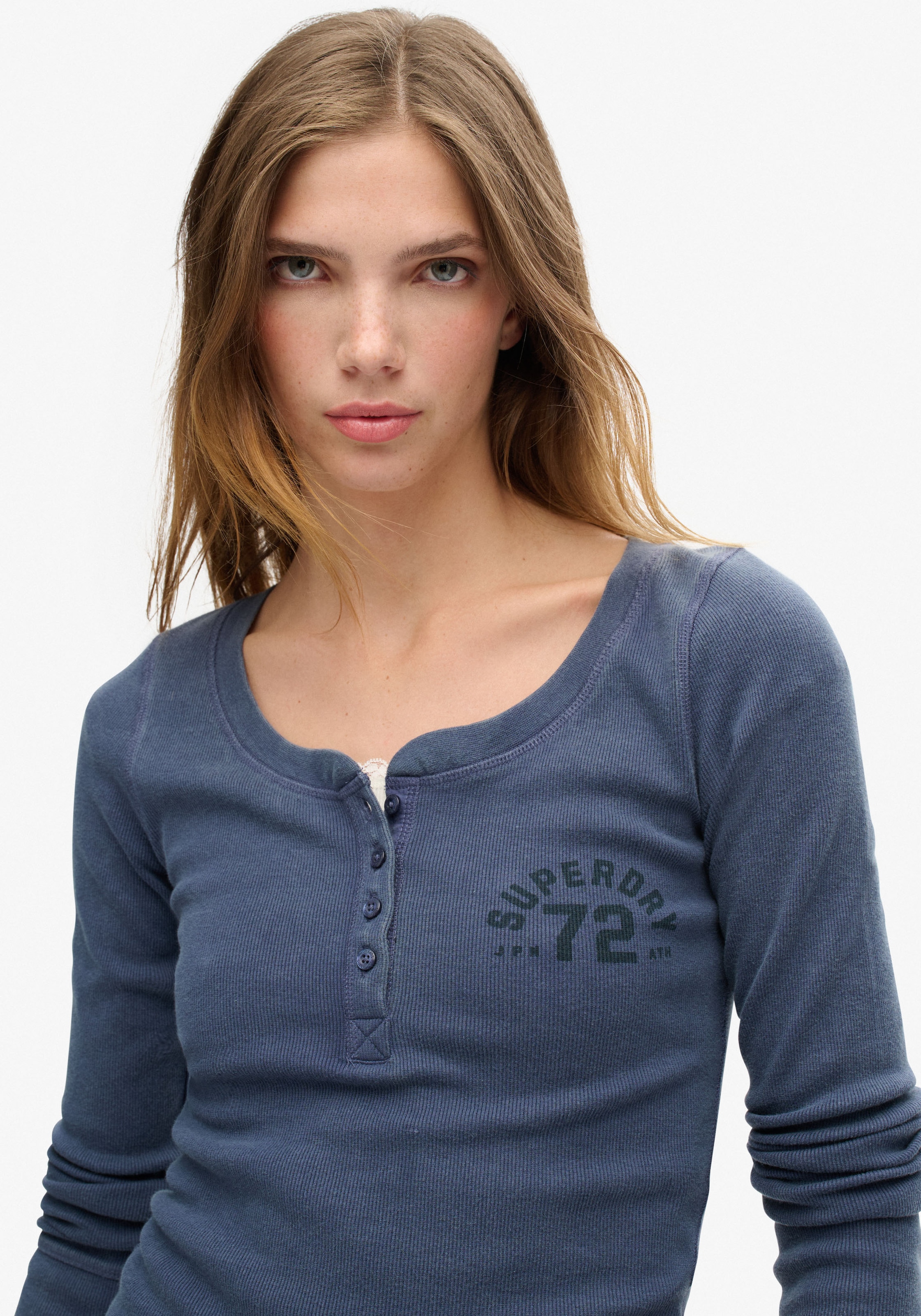 Superdry Langarmshirt »ATHLETIC BUTTON DOWN LS TOP«, im Henley-Stil