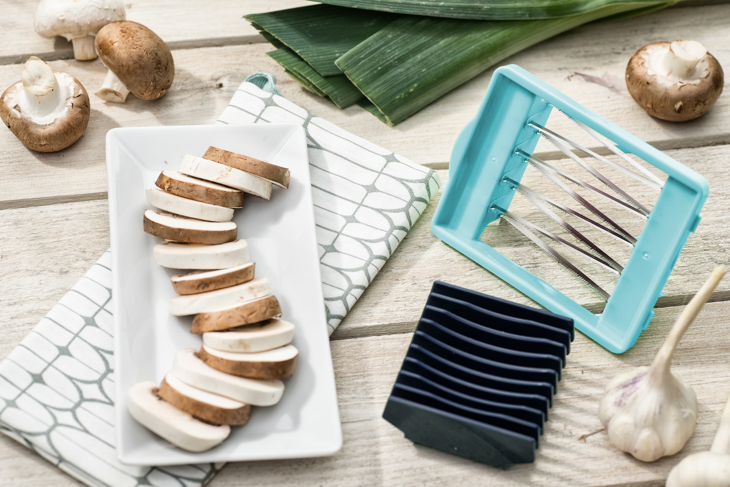 Genius Gemüseschneider »Nicer Dicer Chef, Set 15-tlg., schneiden/reiben, alles mit einem Gerät«, f. Würfel, Stifte, Scheiben, Streifen, Juliettis, Spiralen u. Julienne