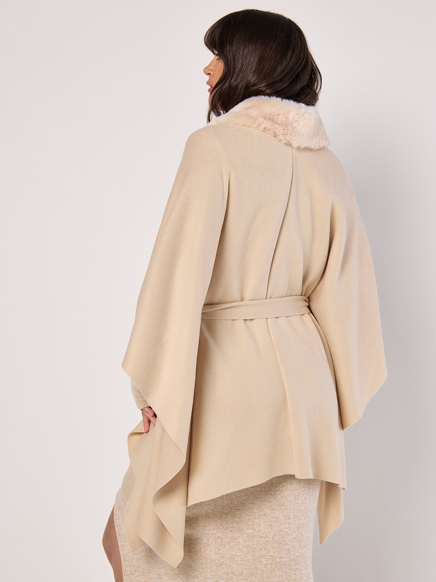 Apricot Strickjacke »mit Kunstfell« 2 mit Bindeband