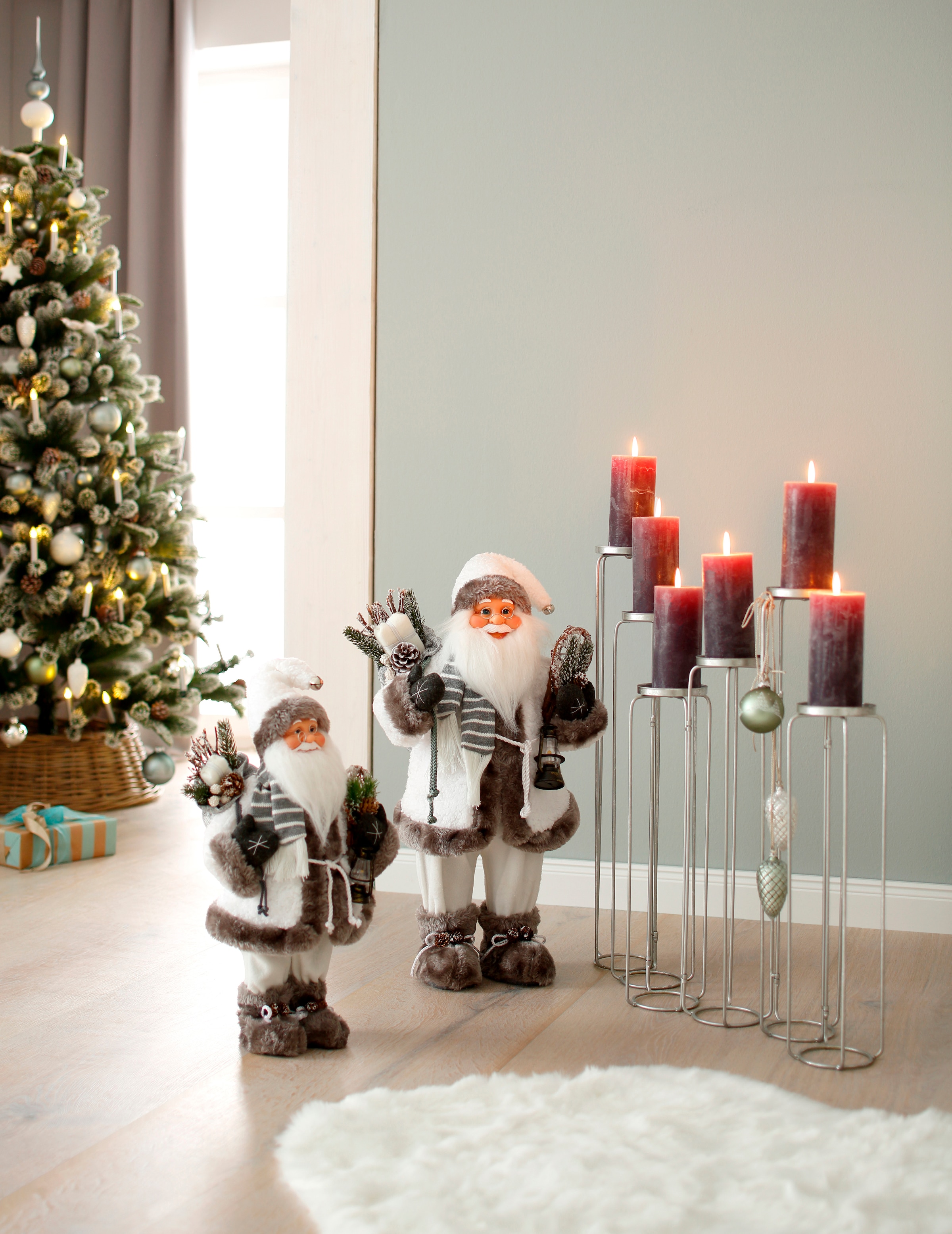 Weihnachtsdeko und Weihnachtsmann Mantel »Santa weißem HOSSNER - BAUR bestellen mit | HOMECOLLECTION Laterne«,