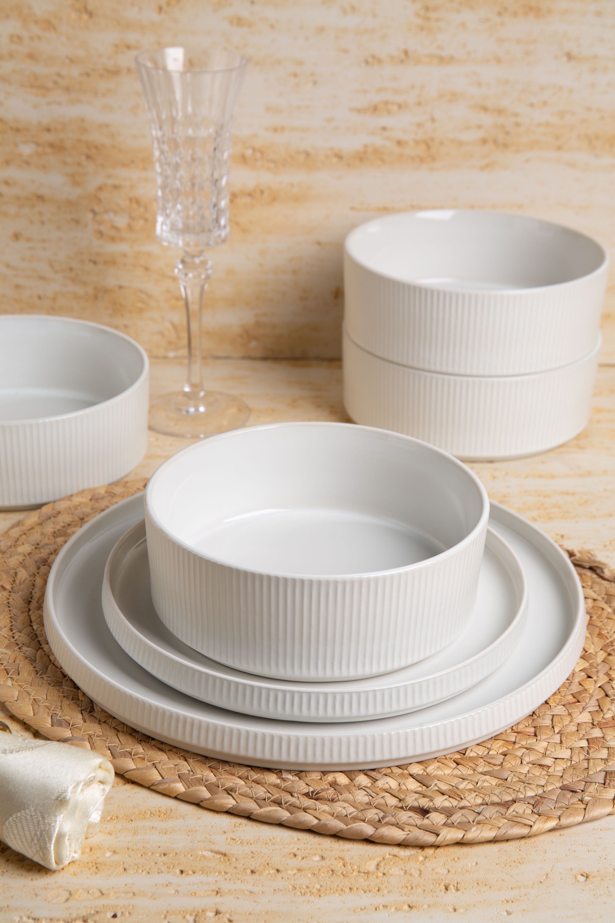 my home Geschirr-Set »Loik, außen matt, innen reaktiv glasiert«, (Set, 18 tlg.), spülmaschinenfest und mikrowellengeeignet