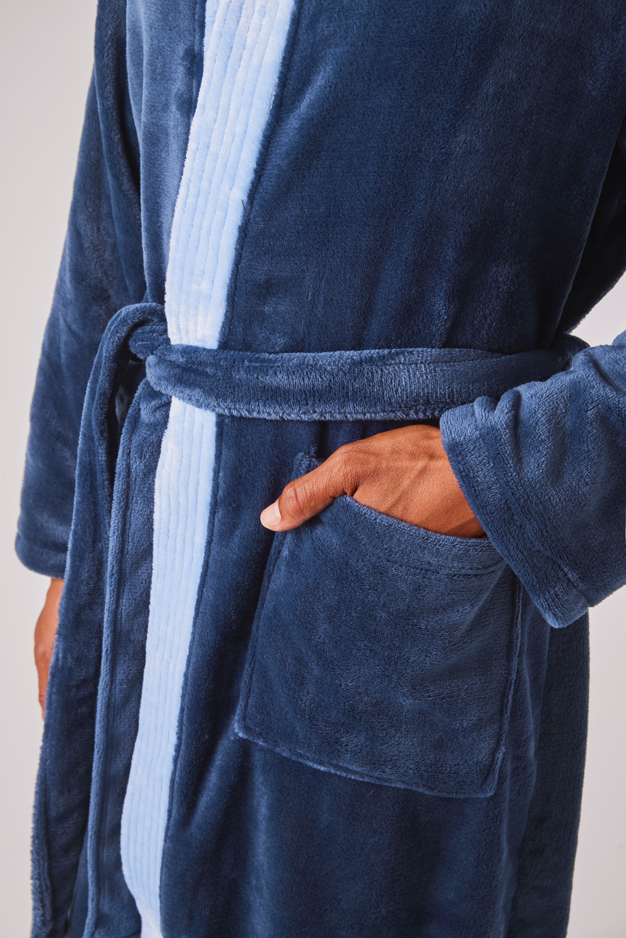 OTTO home Unisex-Bademantel »Miia, ideal für Sauna, Spa & im Urlaub« 1 Stk. tlg., weich und kuschelig, plüsch, für Damen und Herren, S-XL