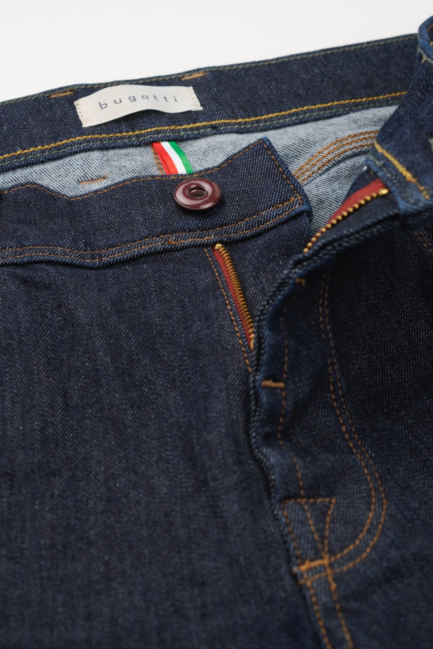 bugatti 5-Pocket-Jeans, mit dezenter Waschung günstig online kaufen