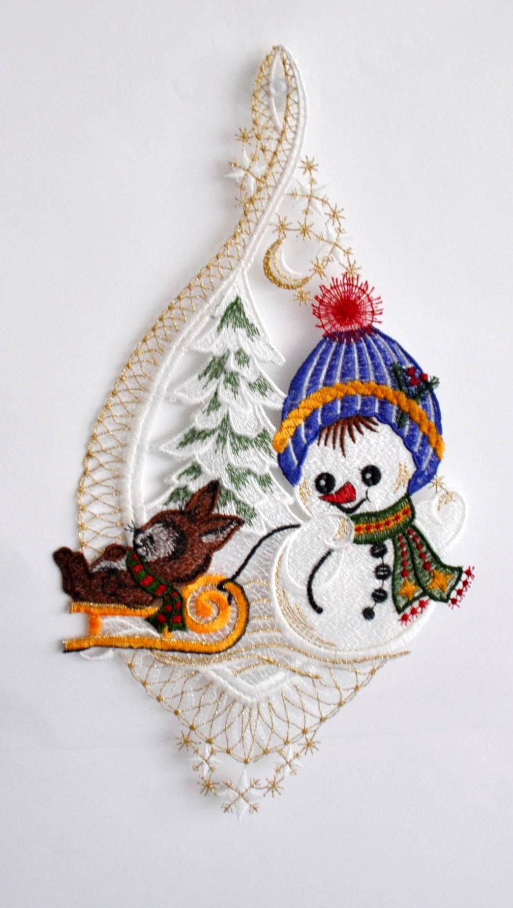 Stickereien Plauen Fensterbild "Schneekind mit Hase" günstig online kaufen