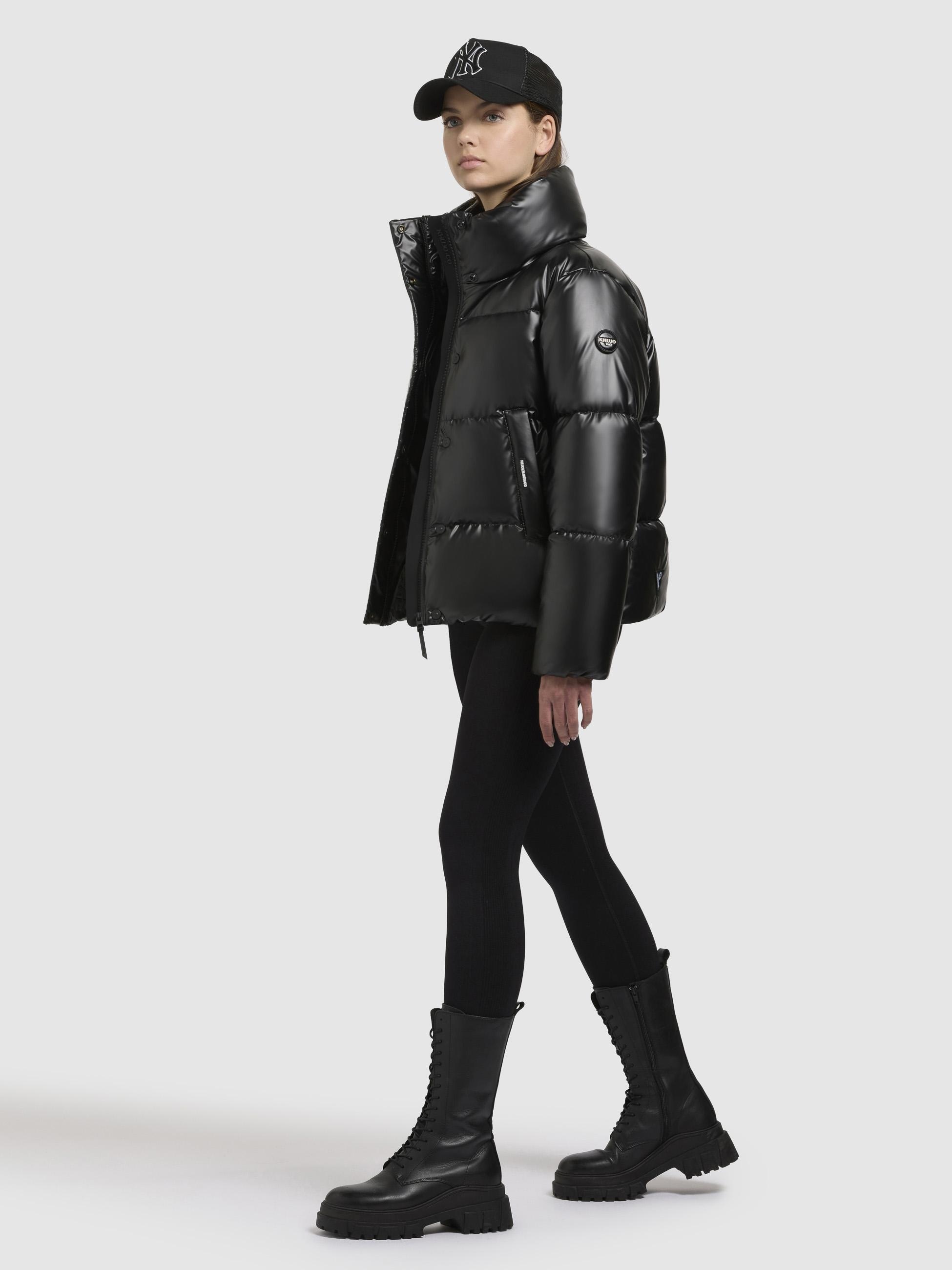 khujo Steppjacke »Rinja Shiny-YM«, ohne Kapuze, Glänzende kurze Winterjacke für Damen
