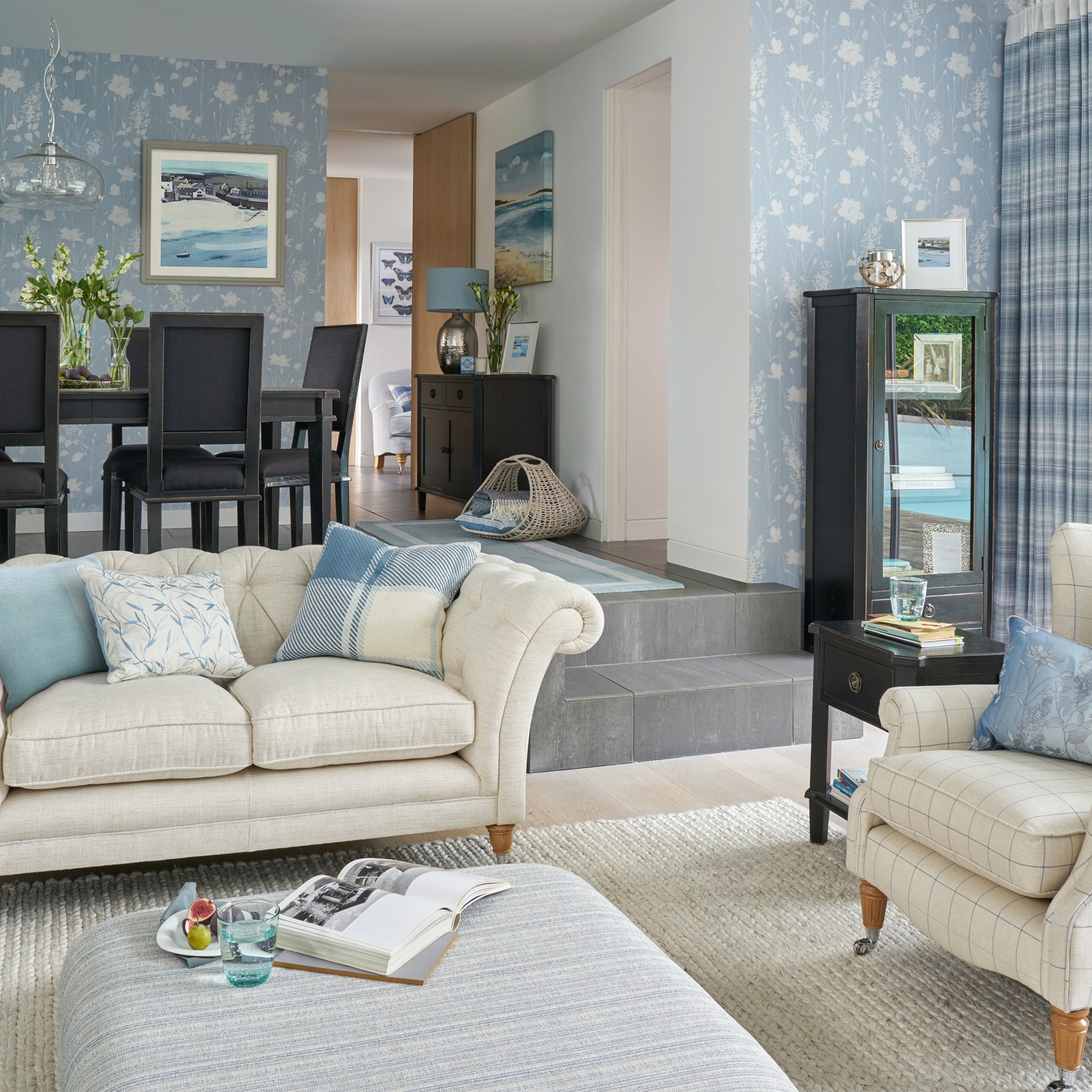 LAURA ASHLEY Vliestapete »Dragonfly Garden«, gemustert, FSC® zertifiziert, mit lebhaftem Druck, 10 Meter Länge