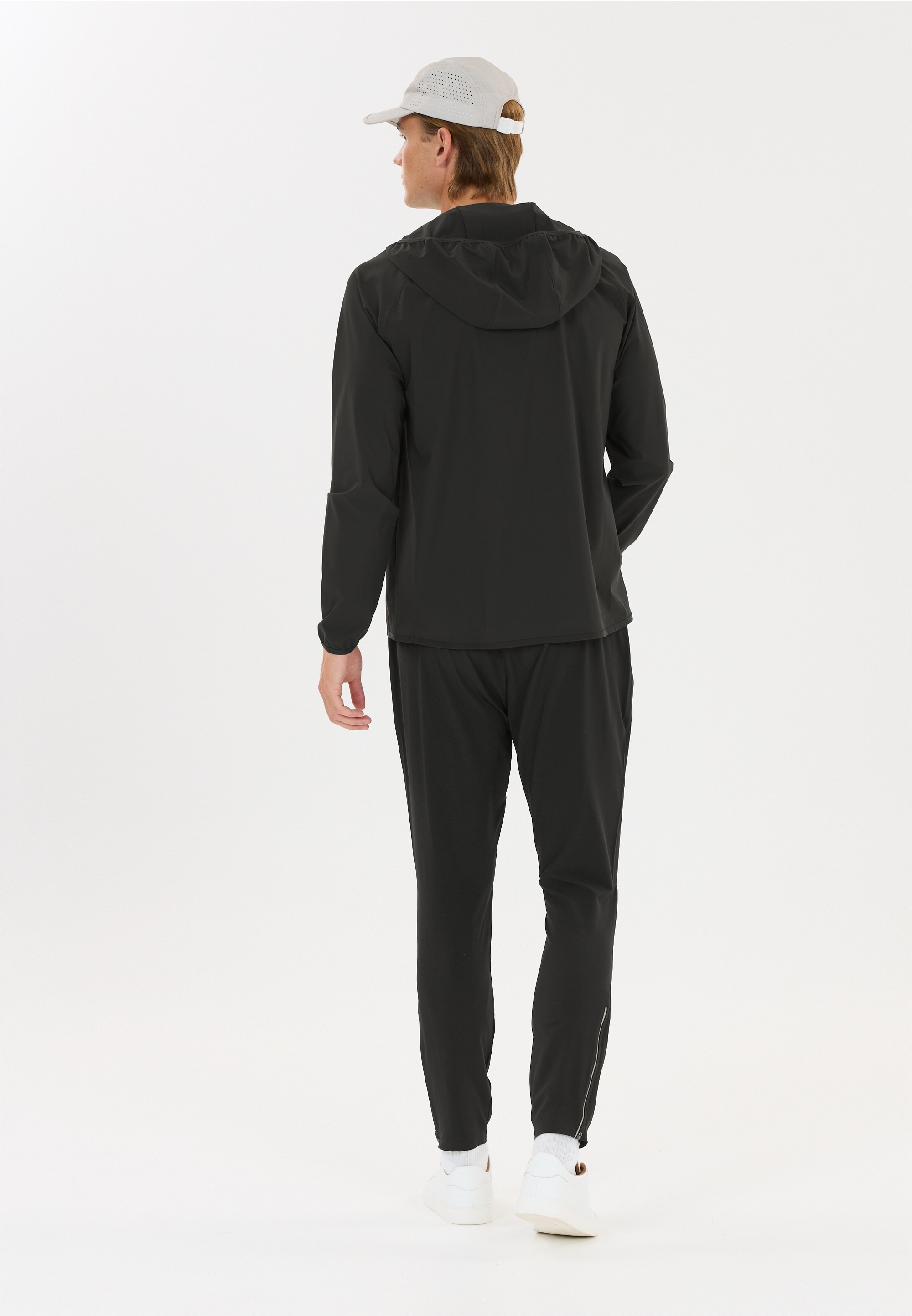 Virtus Trainingsjacke »Alonso V2« mit feuchtigkeitsregulierender Funktion