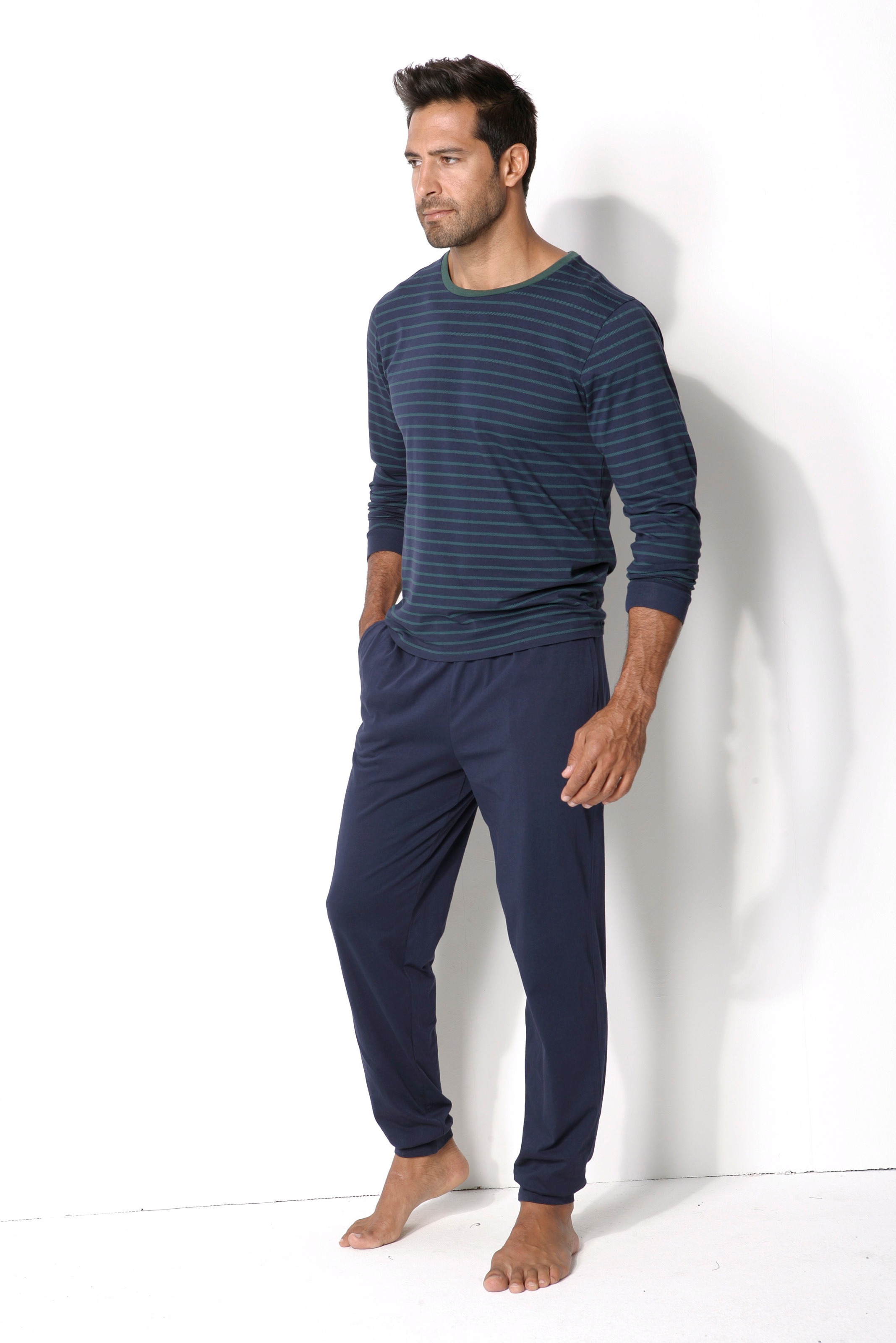 le jogger Pyjama Packung, 2 Stück, 4 tlg. Schlafanazug lang im Streifendesi günstig online kaufen