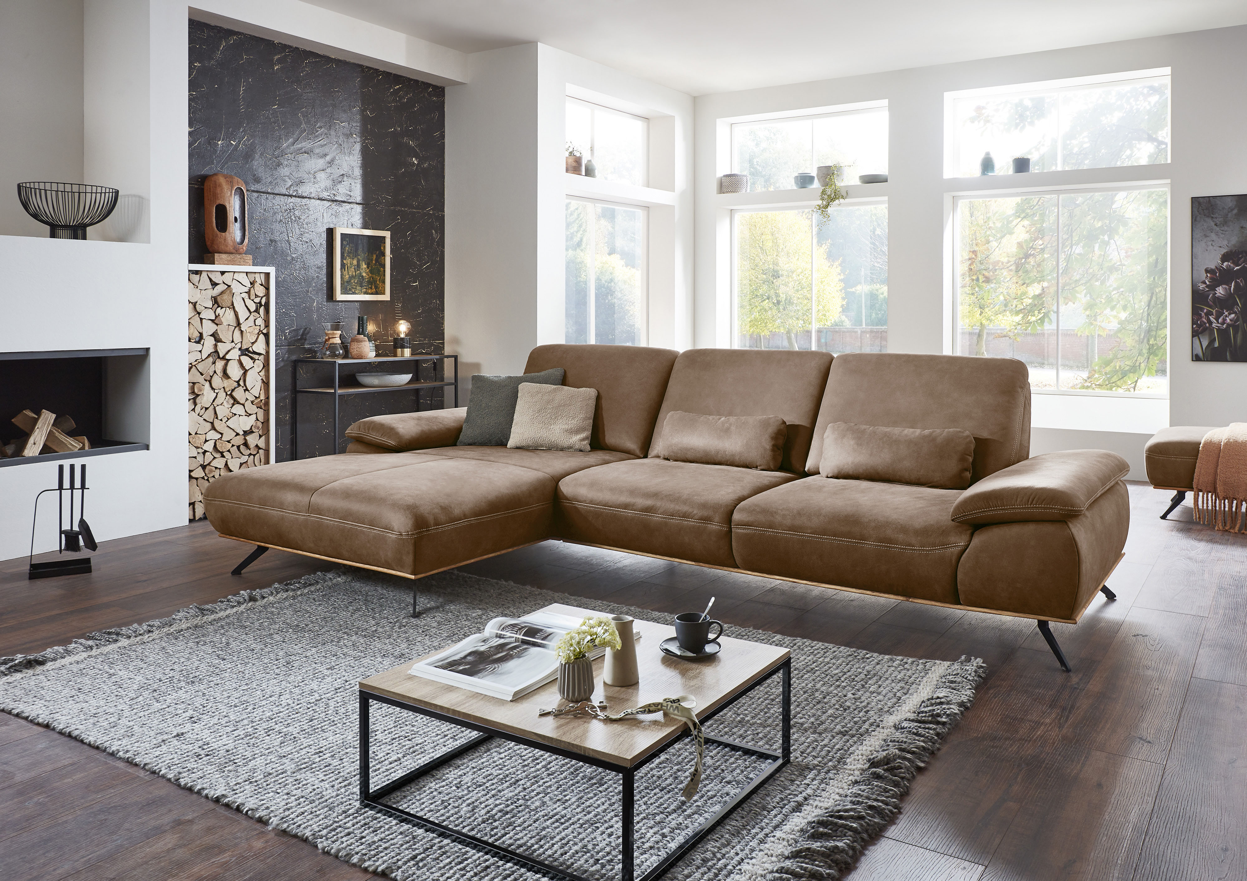 Die PlanBar Ecksofa "PN-EM18063 L-Form, B: 322 cm" wahlweise mit echt bezogenem Rücken und Sitztiefenverstellung