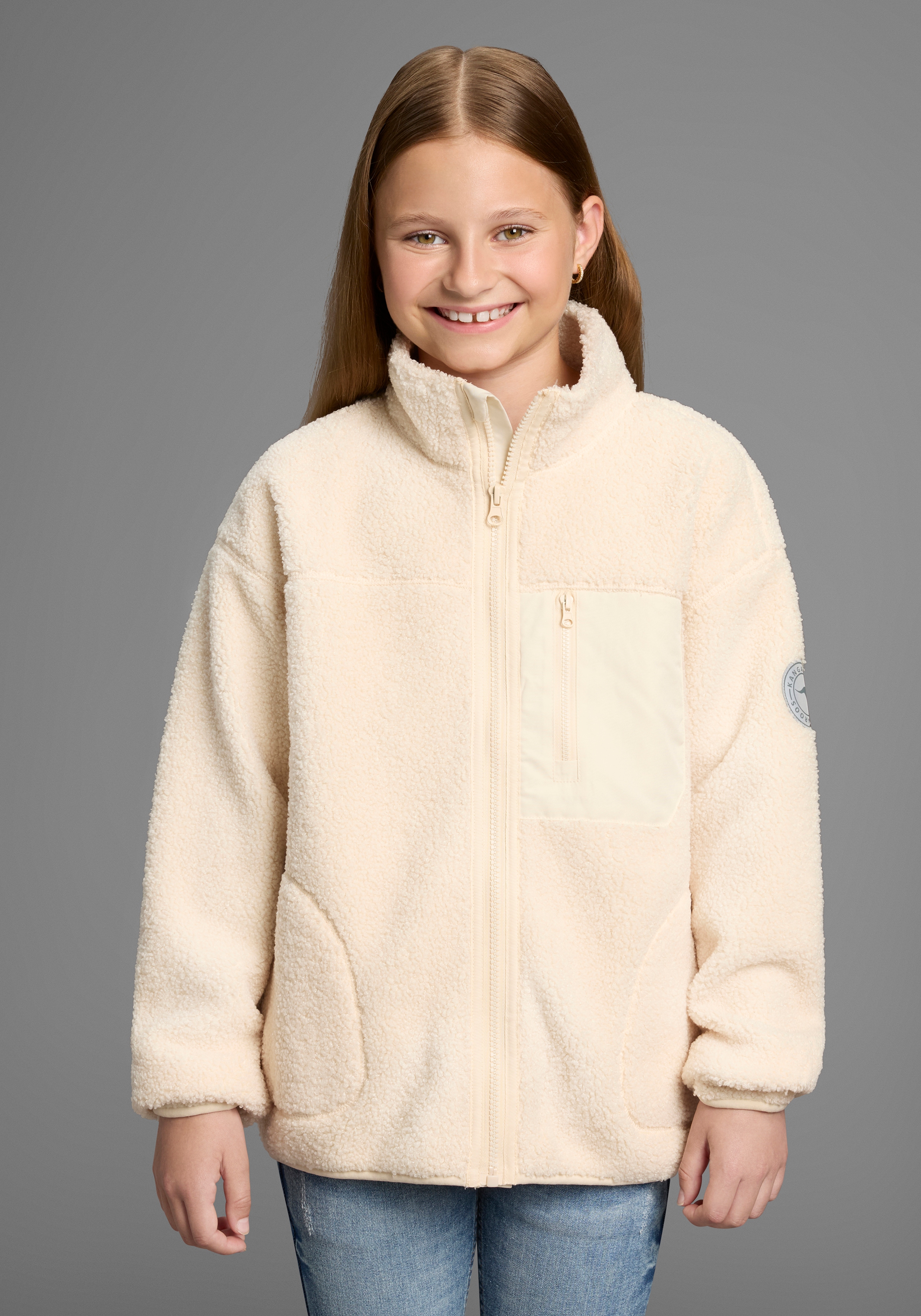 KangaROOS Sweatjacke "Fleecejacke, Kuschel-Jacke mit reflektierendem KangaROOS Badge" Weiche Teddyplüsch-Jacke, perfekt zum Überziehen