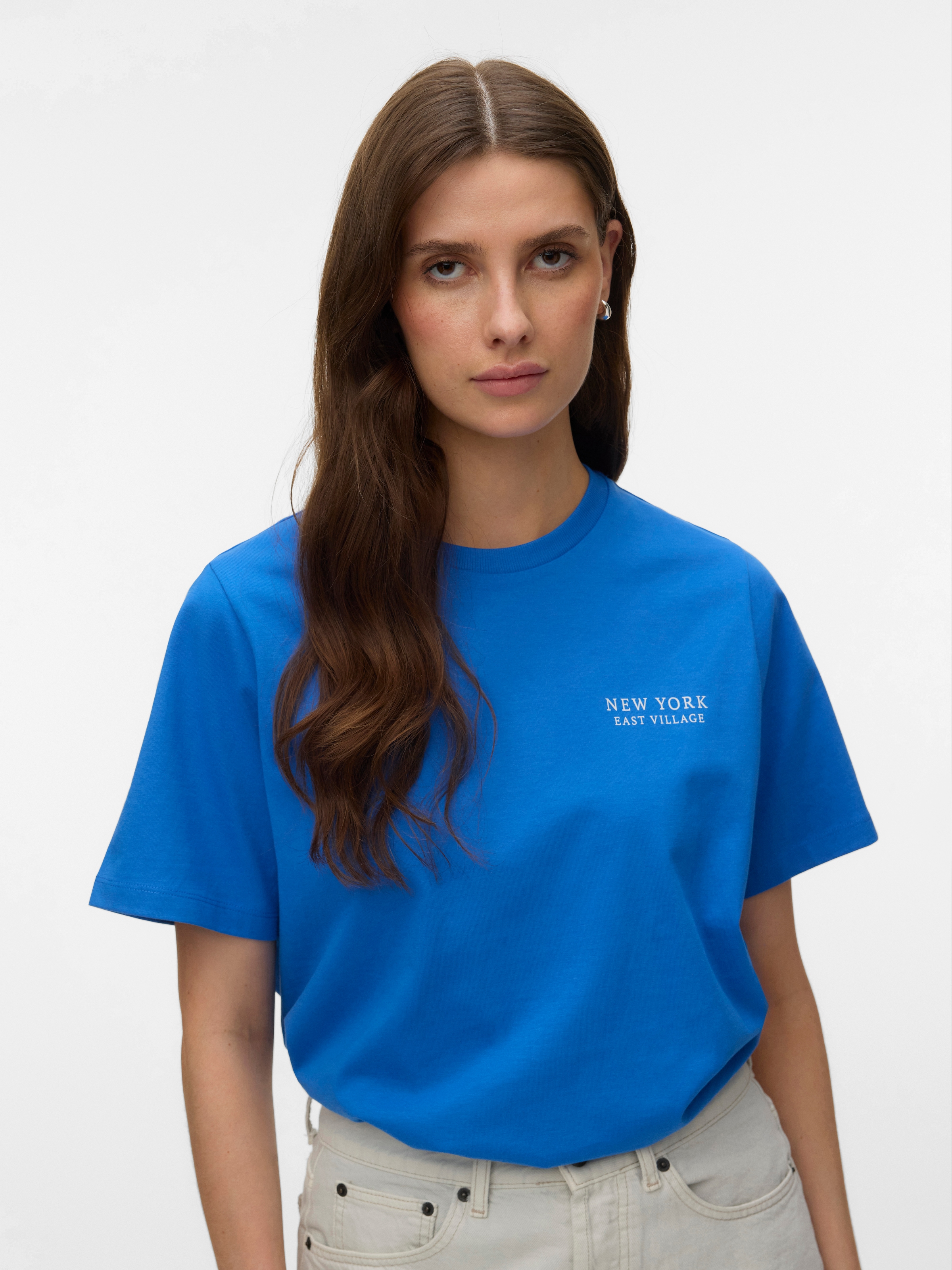 Vero Moda Kurzarmshirt "VMYVONNE CATY SS TOP BOX JRS" mit Rückenprint günstig online kaufen