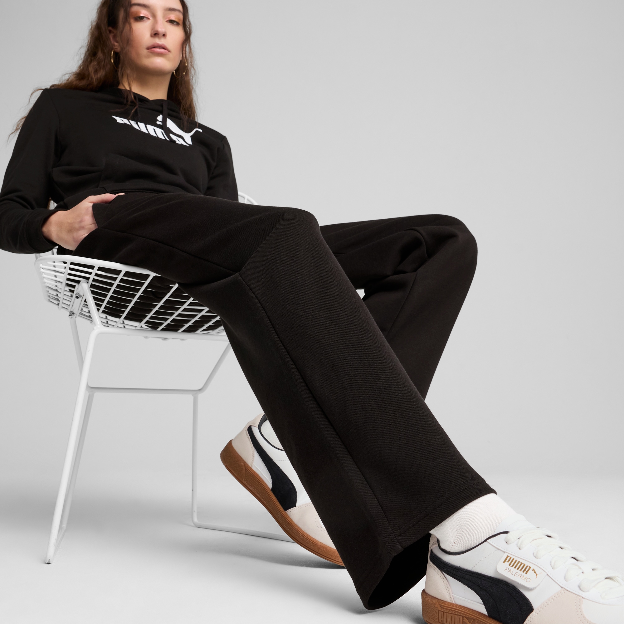 PUMA Trainingshose »ESS SMALL NO. 1 LOGO COMFORT STRAIGHT PANTS TR OP«