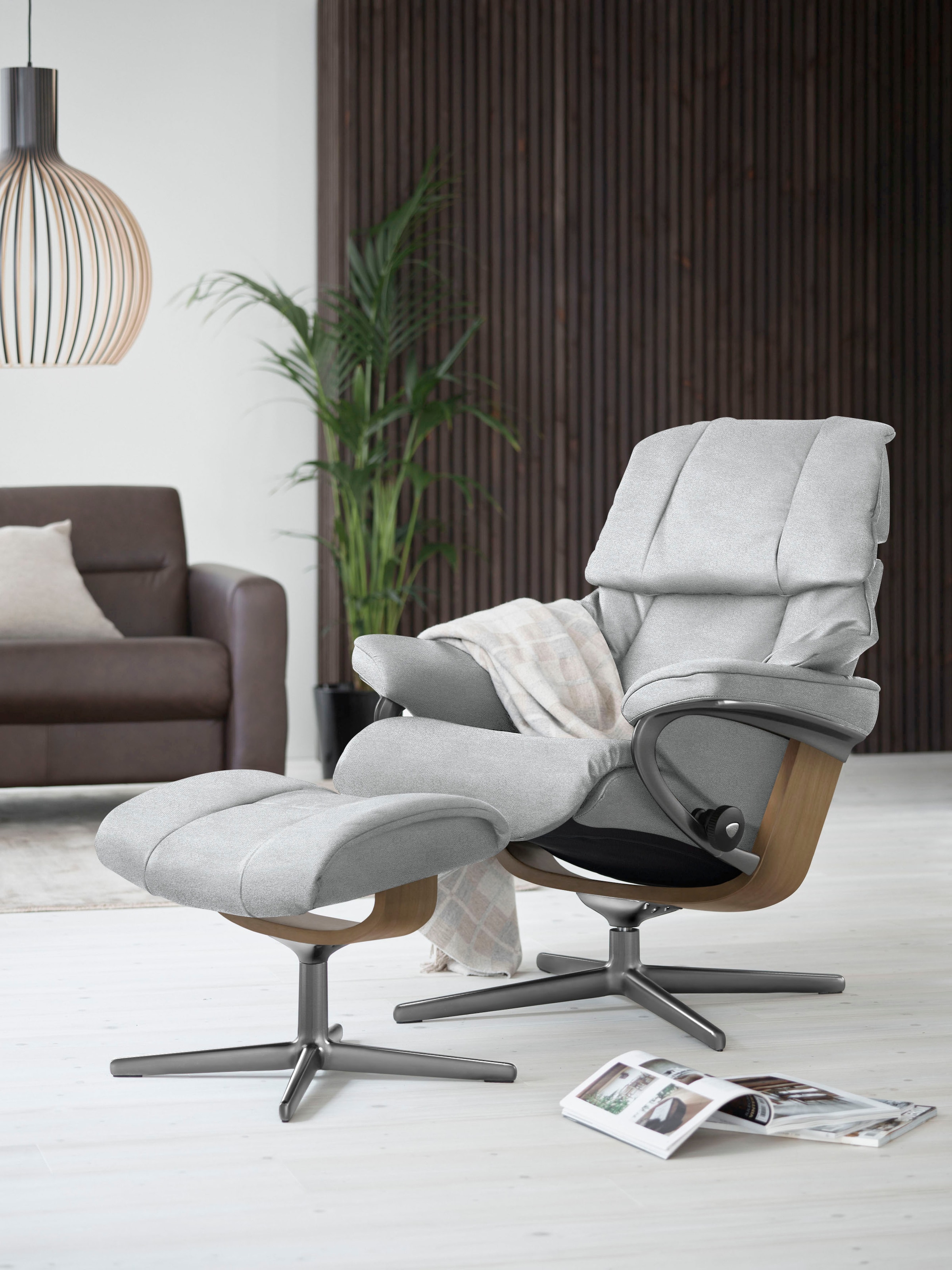 Stressless® Relaxsessel »Reno«, (Set, Relaxsessel mit Hocker), mit Hocker, mit Cross Base, Größe S, M & L, Holzakzent Eiche