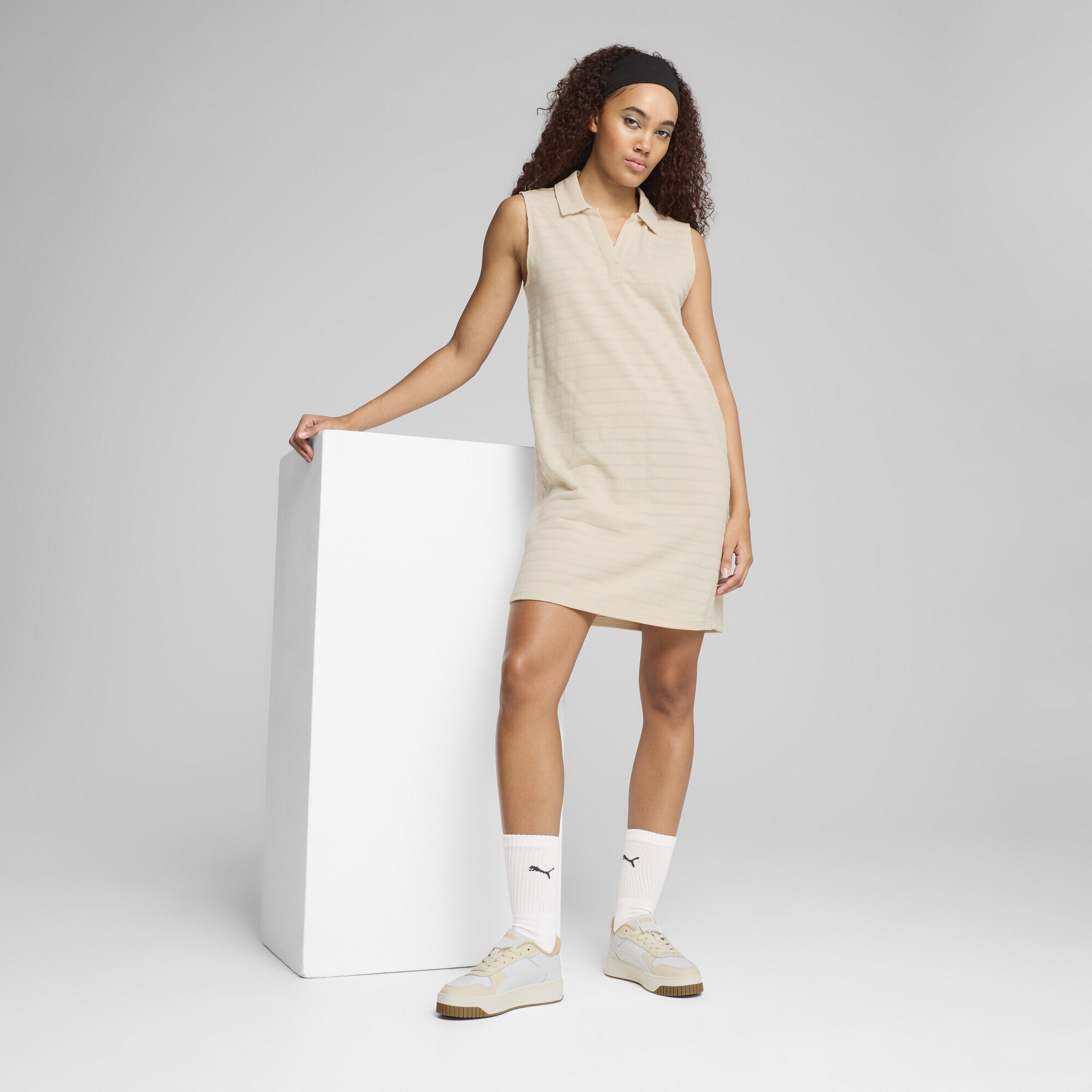 PUMA Sweatkleid »ESS ELEVATED Strukturiertes ärmelloses Relaxed Fit Kleid Damen«