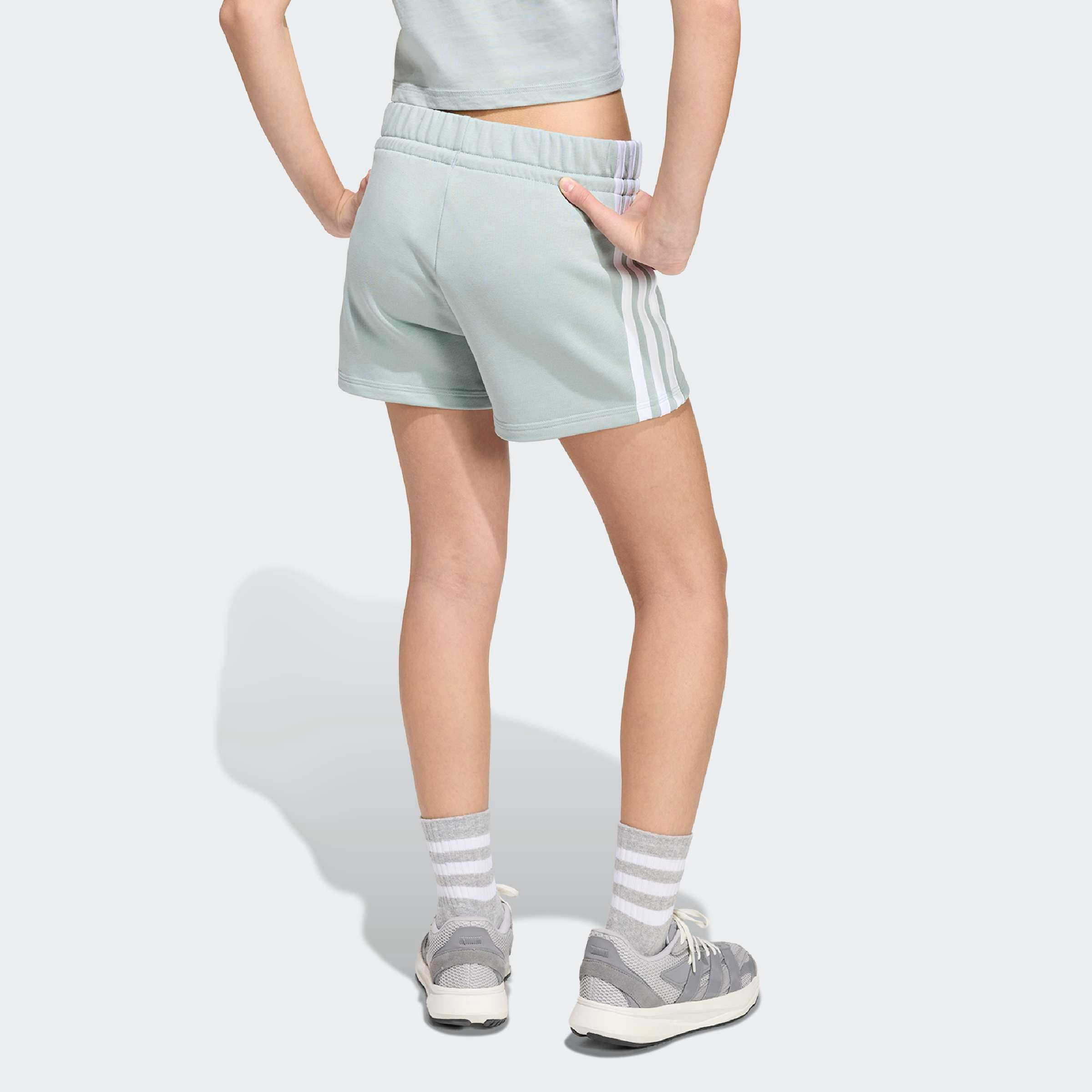 adidas Sportswear Shorts »ESSENTIALS KIDS«  für Kinder und Teens, sportlicher Look mit 3-Streifen
