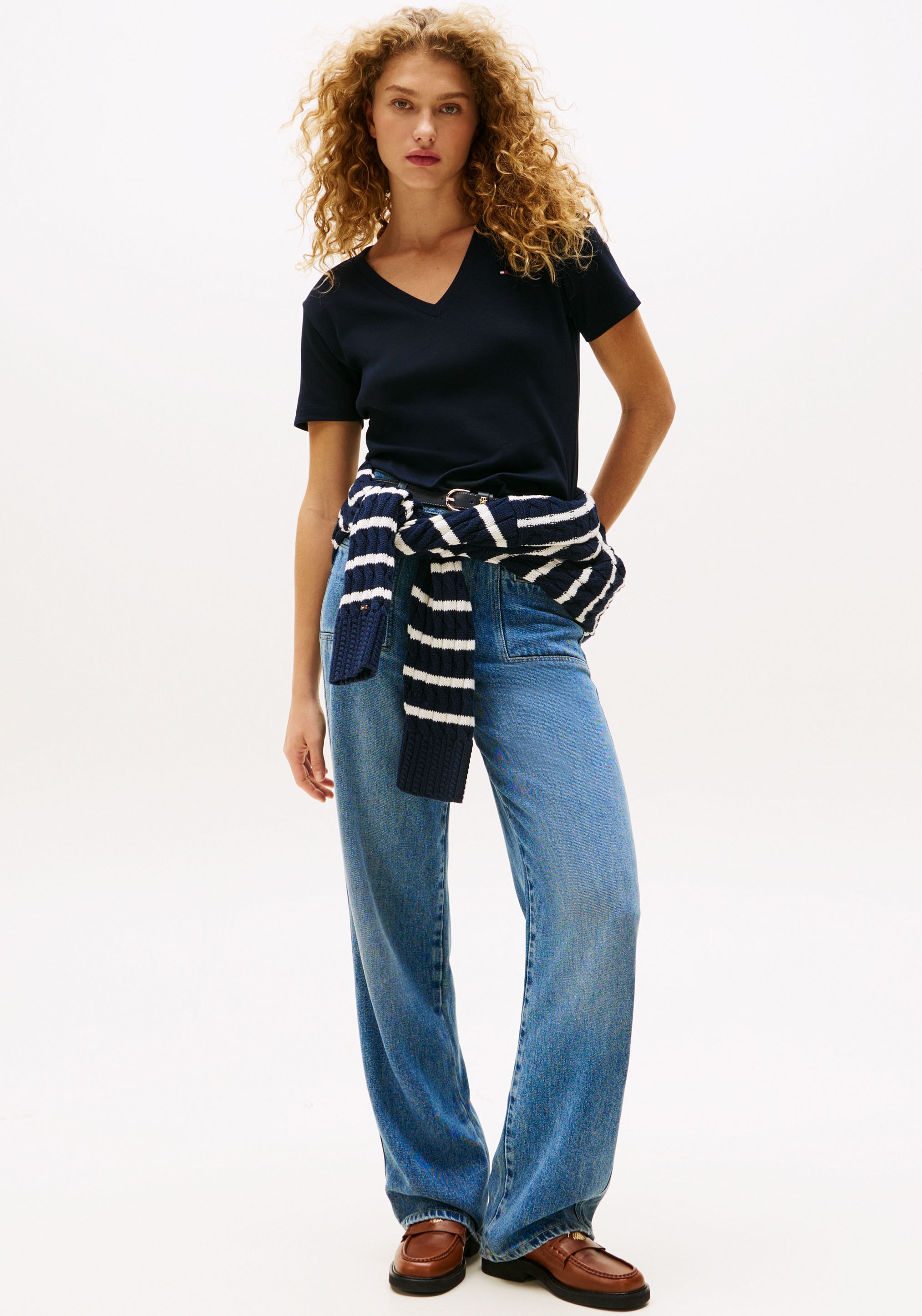 Thumbnail - Tommy Hilfiger T-Shirt "SLIM CODY V-NK SS mit V-Ausschnitt und Streifen" Baumwolle, slim fit