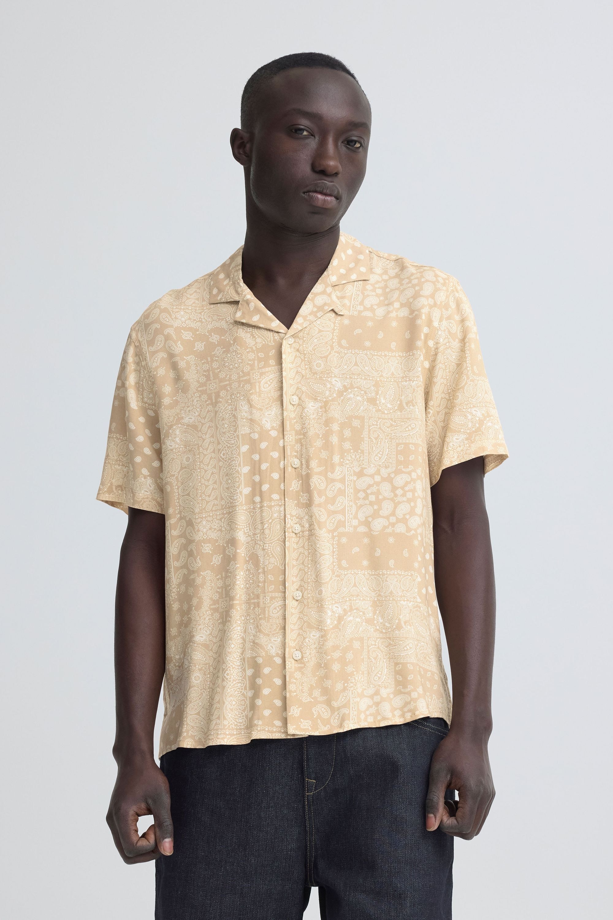 Blend Kurzarmhemd "BHAslak" Luftiges Hemd mit All-Over-Print günstig online kaufen