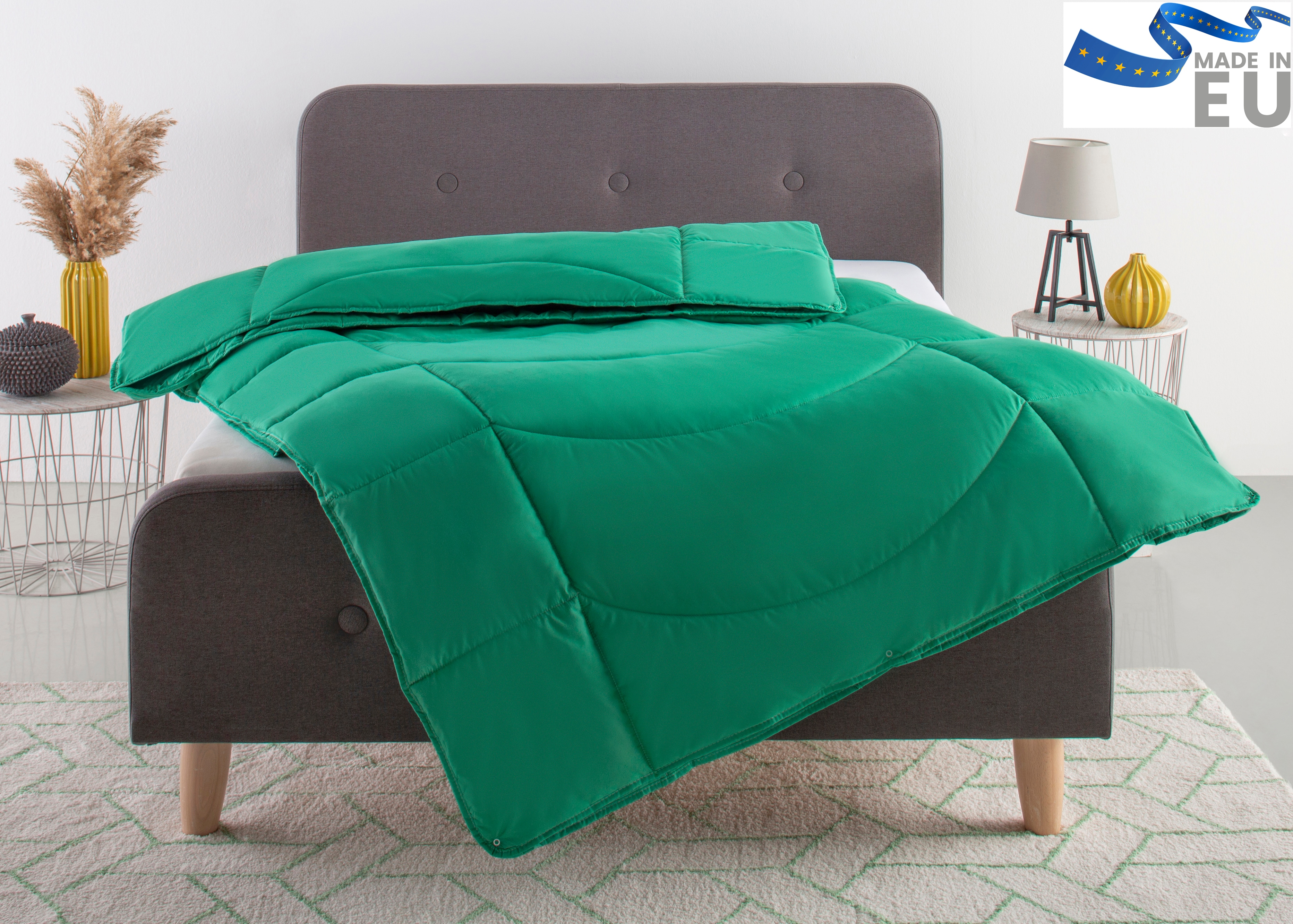 OTTO home Microfaserbettdecke "Microlux, Bettdecke 135x200 cm und Übergrößen bis 240x220cm" 4-Jahreszeiten Füllung Feuchtigkeitsregulierende 3D Klimafaser (Polyester) 1 Stk. tlg. fest versteppter Bezug - keine Bettwäsche nötig, Sommer, Winter