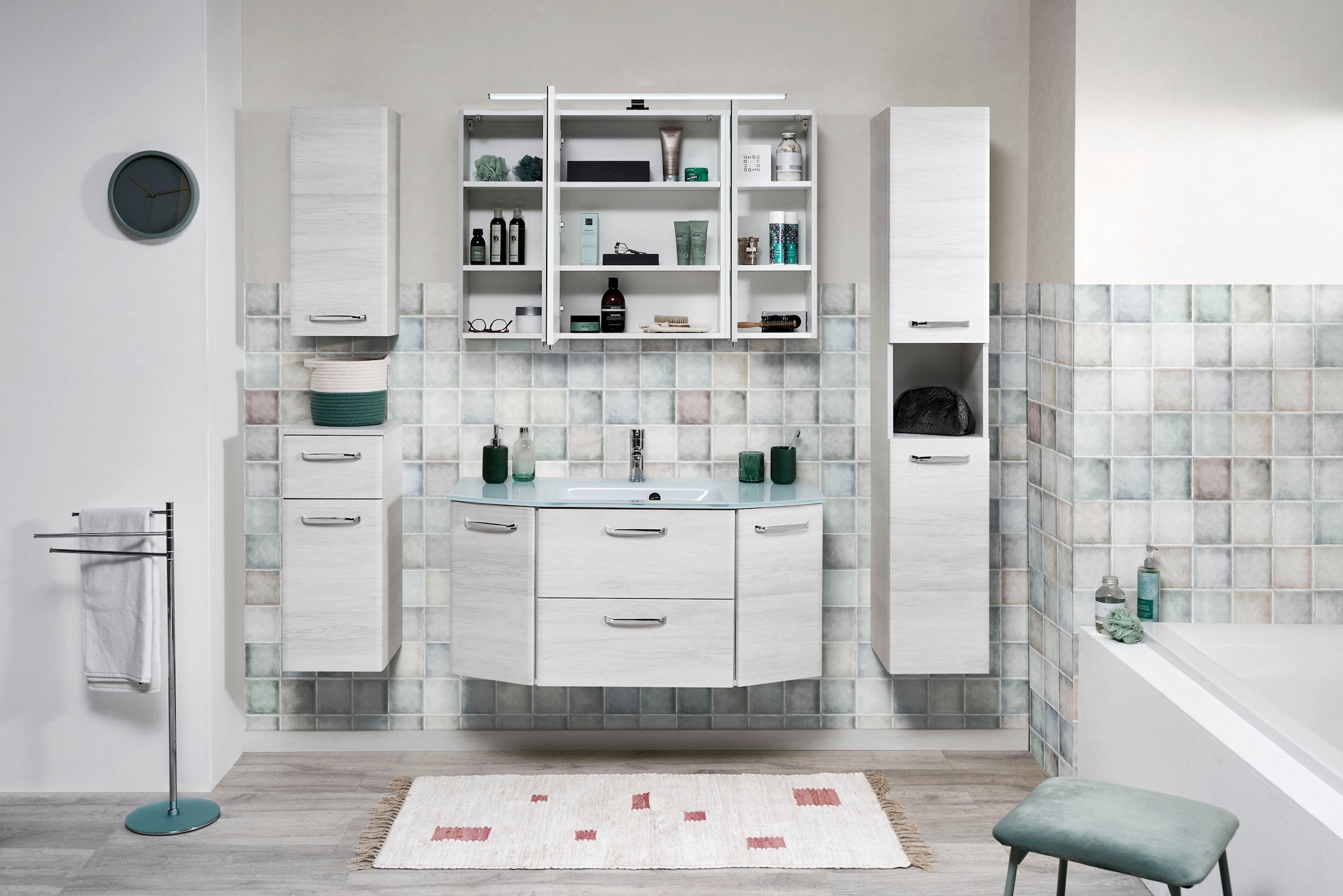 Saphir Hochschrank »Quickset Badschrank 30 cm breit, 2 Türen, 1 Nische, 3 Einlegeböden«, Badezimmer-Hochschrank inkl. Türdämpfer, Griffe in Chrom glänzend