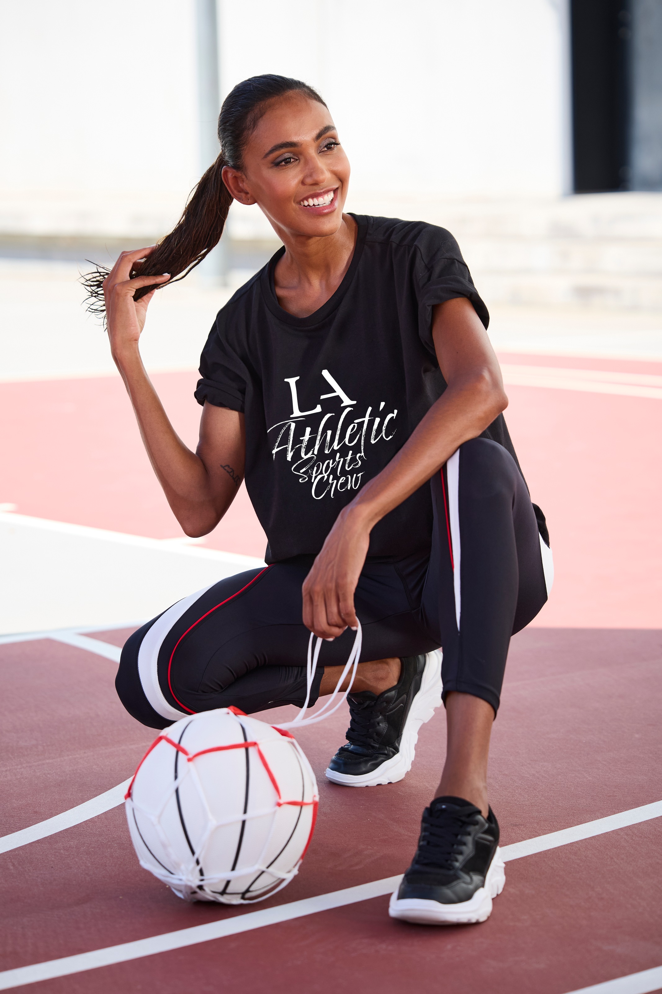 LASCANA ACTIVE T-Shirt, im Oversize-Schnitt mit sportlichem Schriftzug