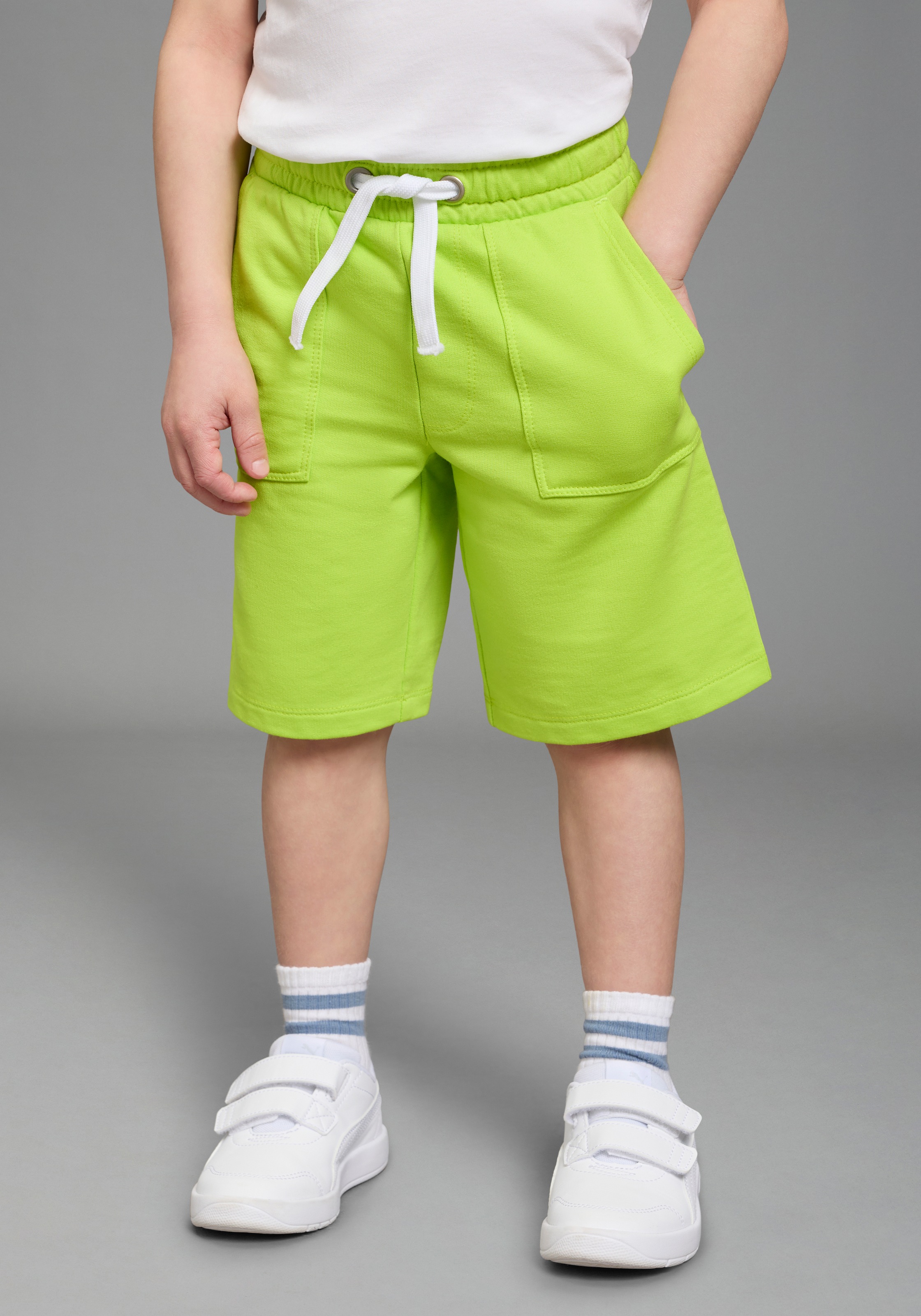 KIDSWORLD Sweatshorts »2er Pack Sweatbermudas«  für Jungen, gerade Beinform, sportlicher Stil