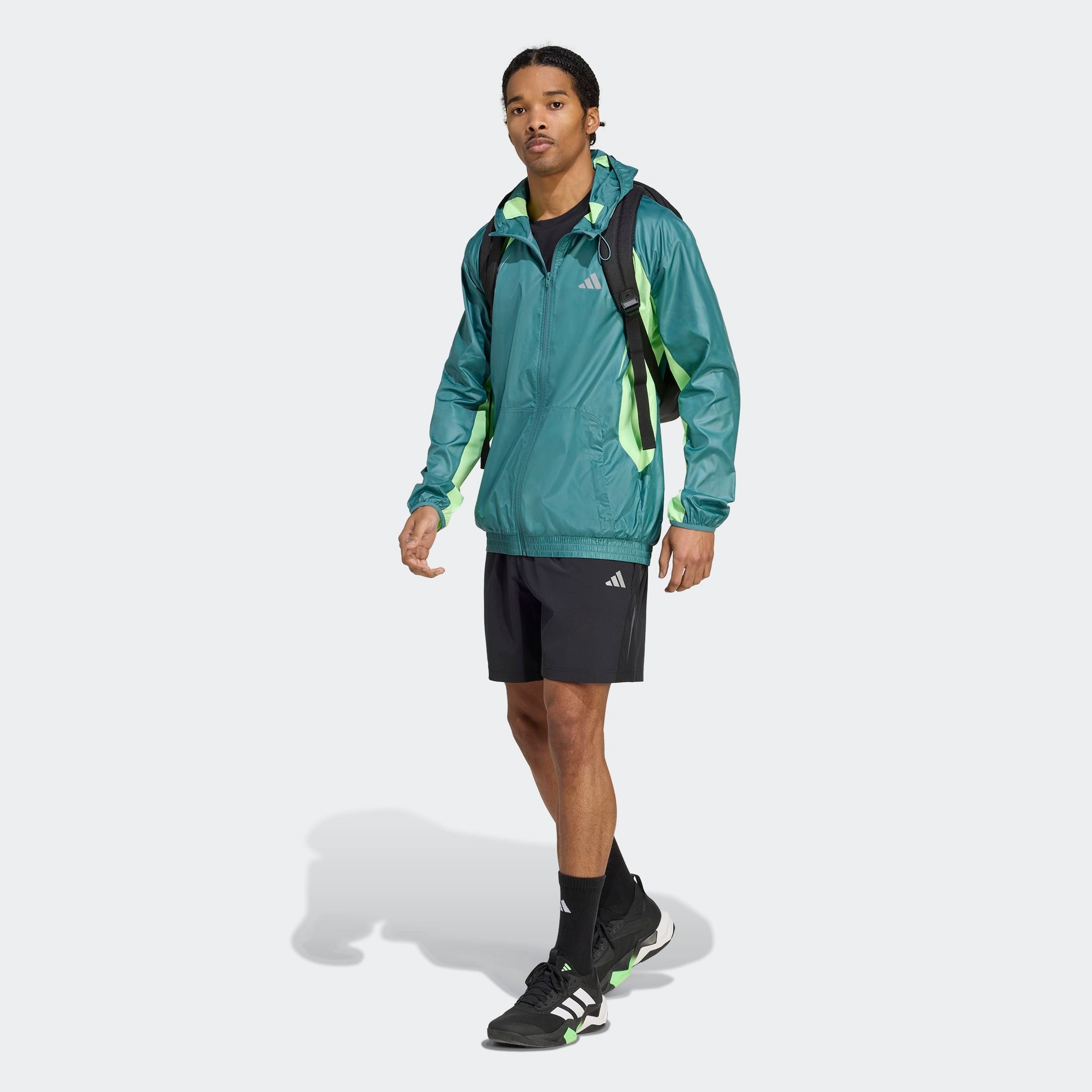 adidas Performance Shorts »TECH APP GFXSHO«  aus weichem Stretchmaterial, mit Mesh-Belüftungseinsatz