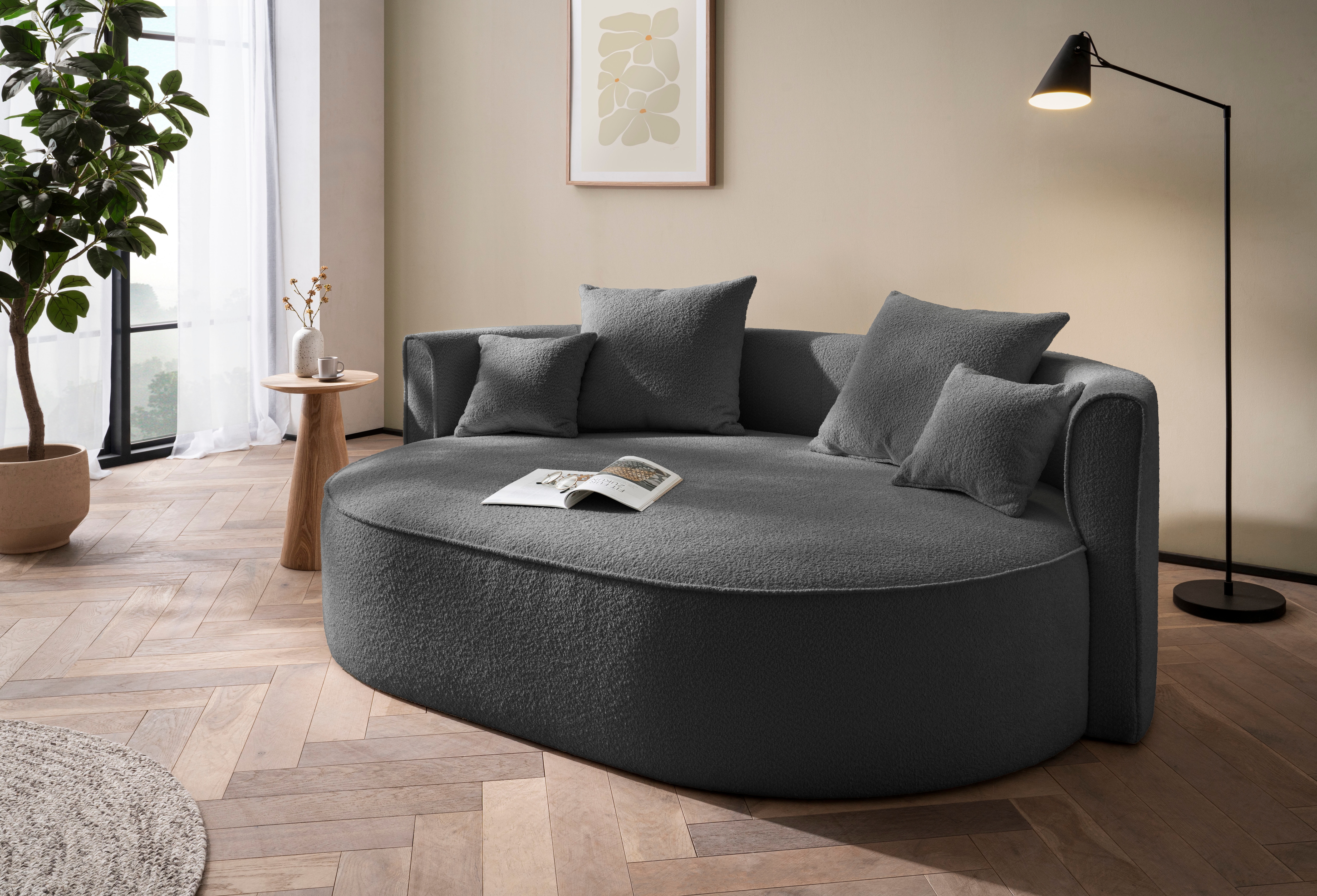 LeGer Home by Lena Gercke 2,5-Sitzer "ISALIE Bouclé, rundes Loungesofa, mit Kissen, perfekt gepolstert" moderne Stoffe, mit 4 Zierkissen, extra große Sitzfläche