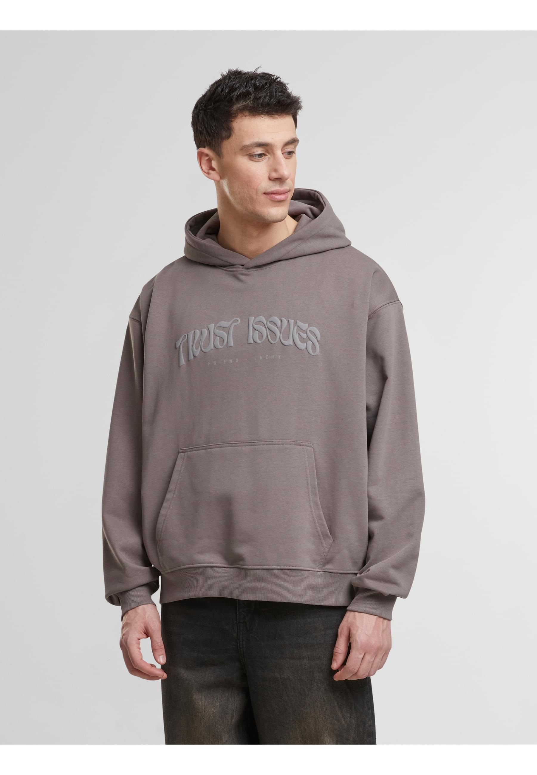 Thumbnail - DEF Kapuzensweatshirt "DEF DEF Trust Issues Hoodies", 1 Stk.