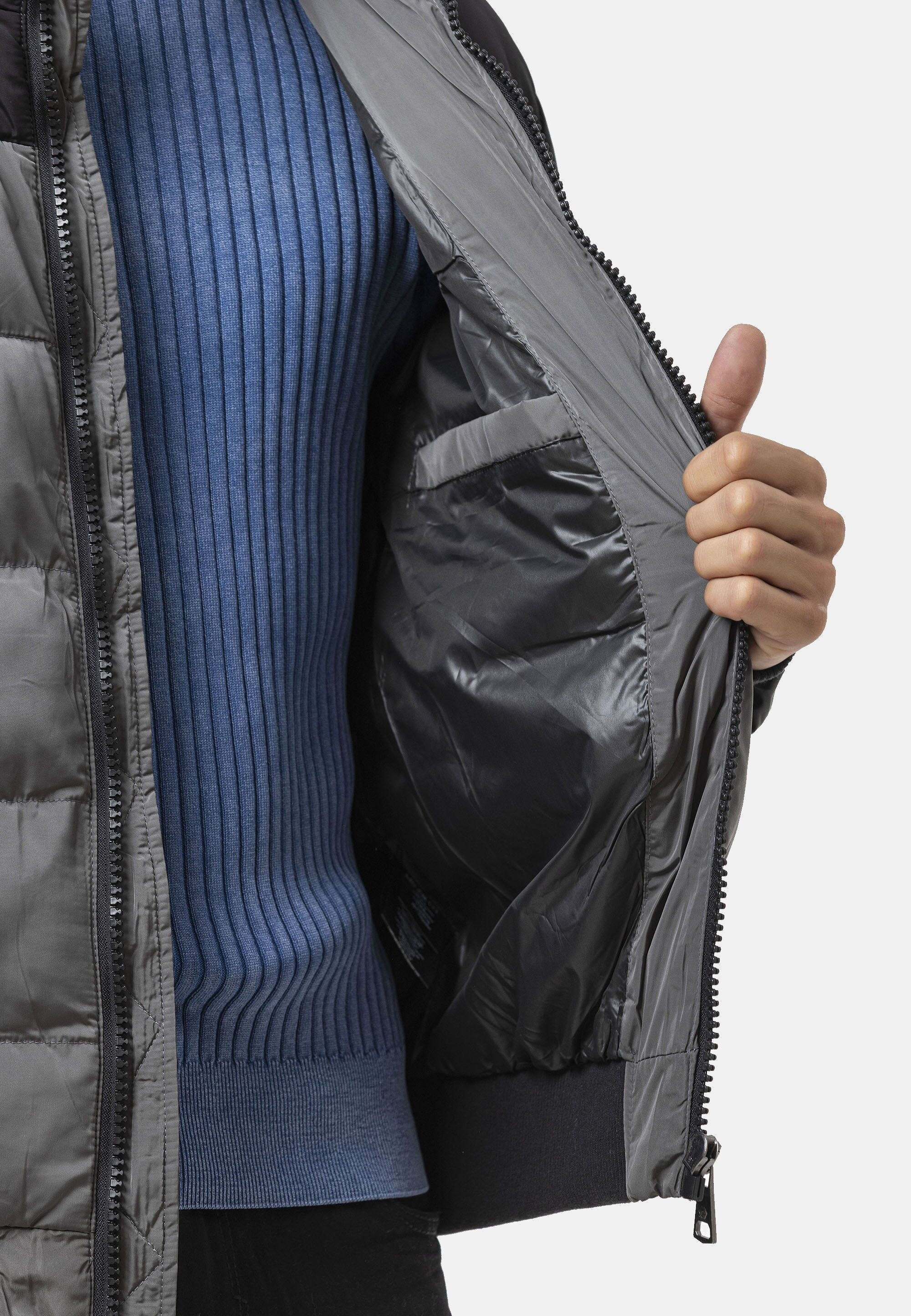 Cipo & Baxx Winterjacke »CM177« mit Kapuze mit markantem Logo-Patch